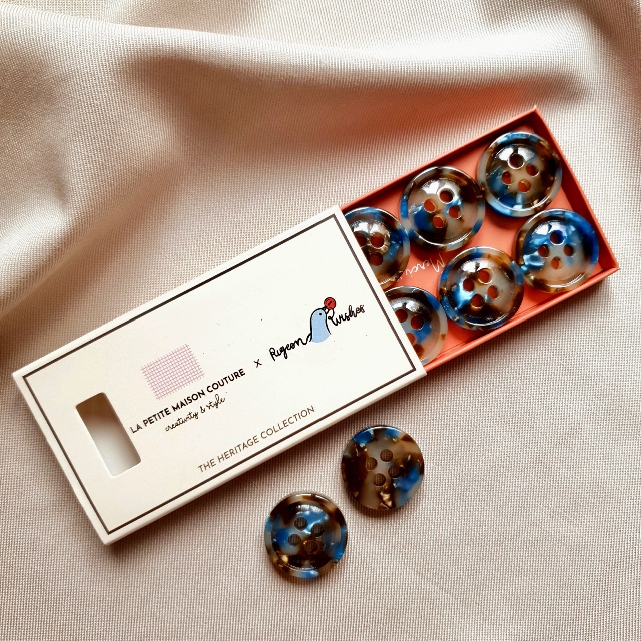 La Petite Maison Couture聯名款鈕扣 -Pigeon Wishes