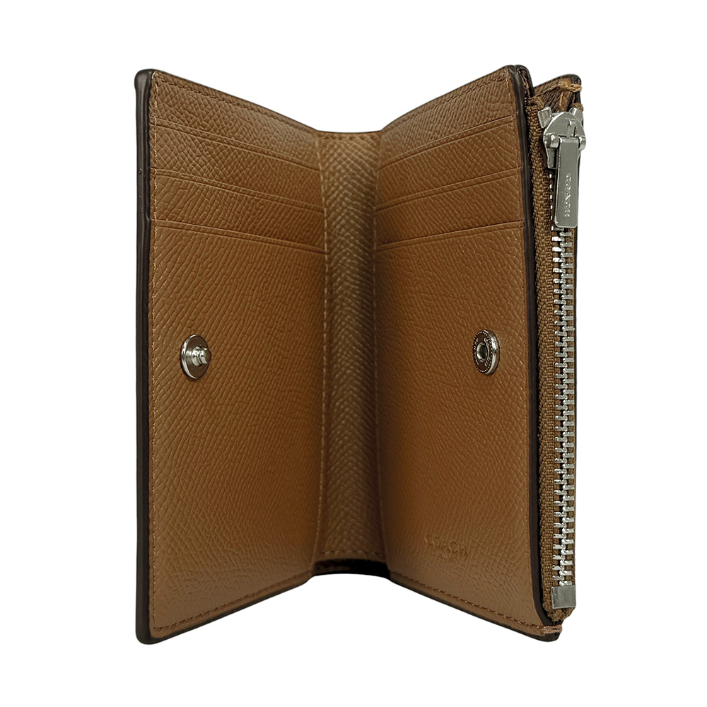 【COACH】銀字Logo 防刮皮革對開二折釦式短夾(淺焦糖色)CR983 SVQD