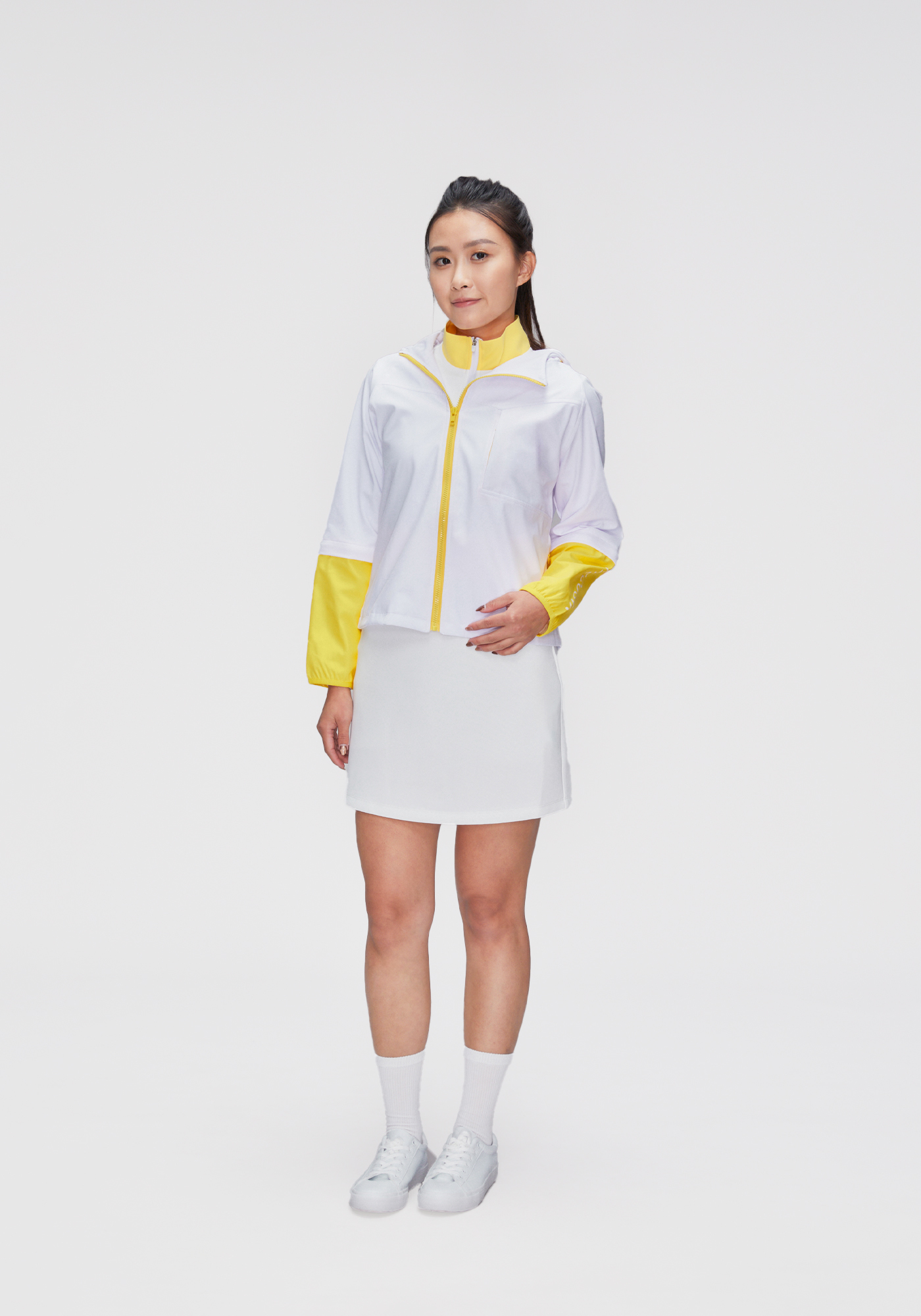 女士越嶺短版防風外套-雨衣黃