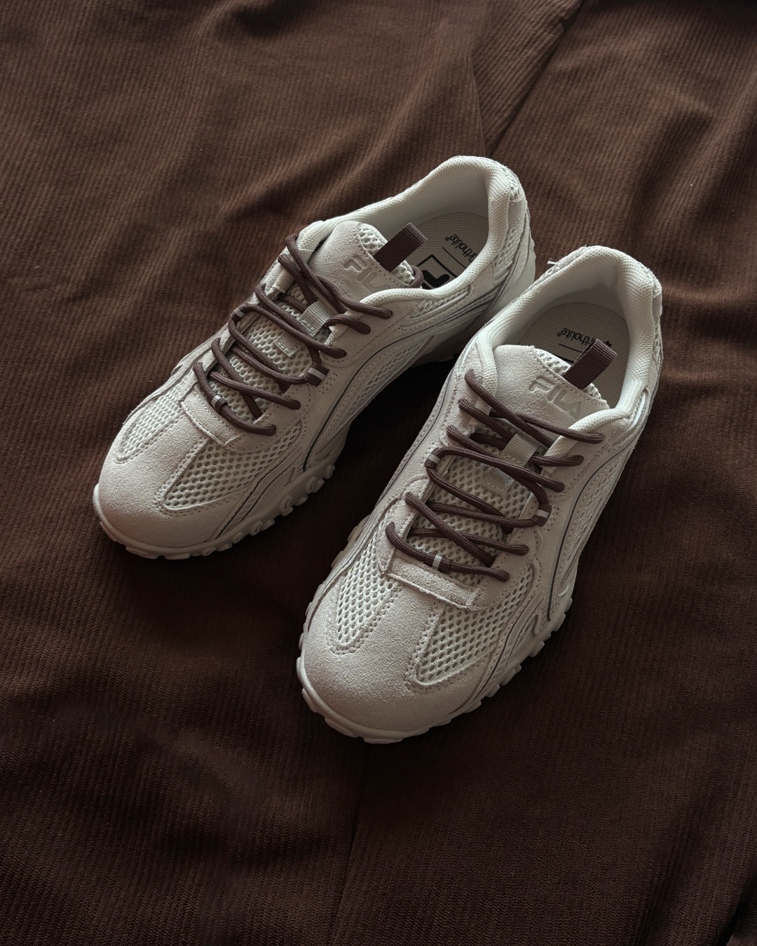 FILA ECHAPPE CREAM 車靜媛同款 燕麥巧克力 米灰 咖啡色 男女鞋 11001XM02361H920 / 預購