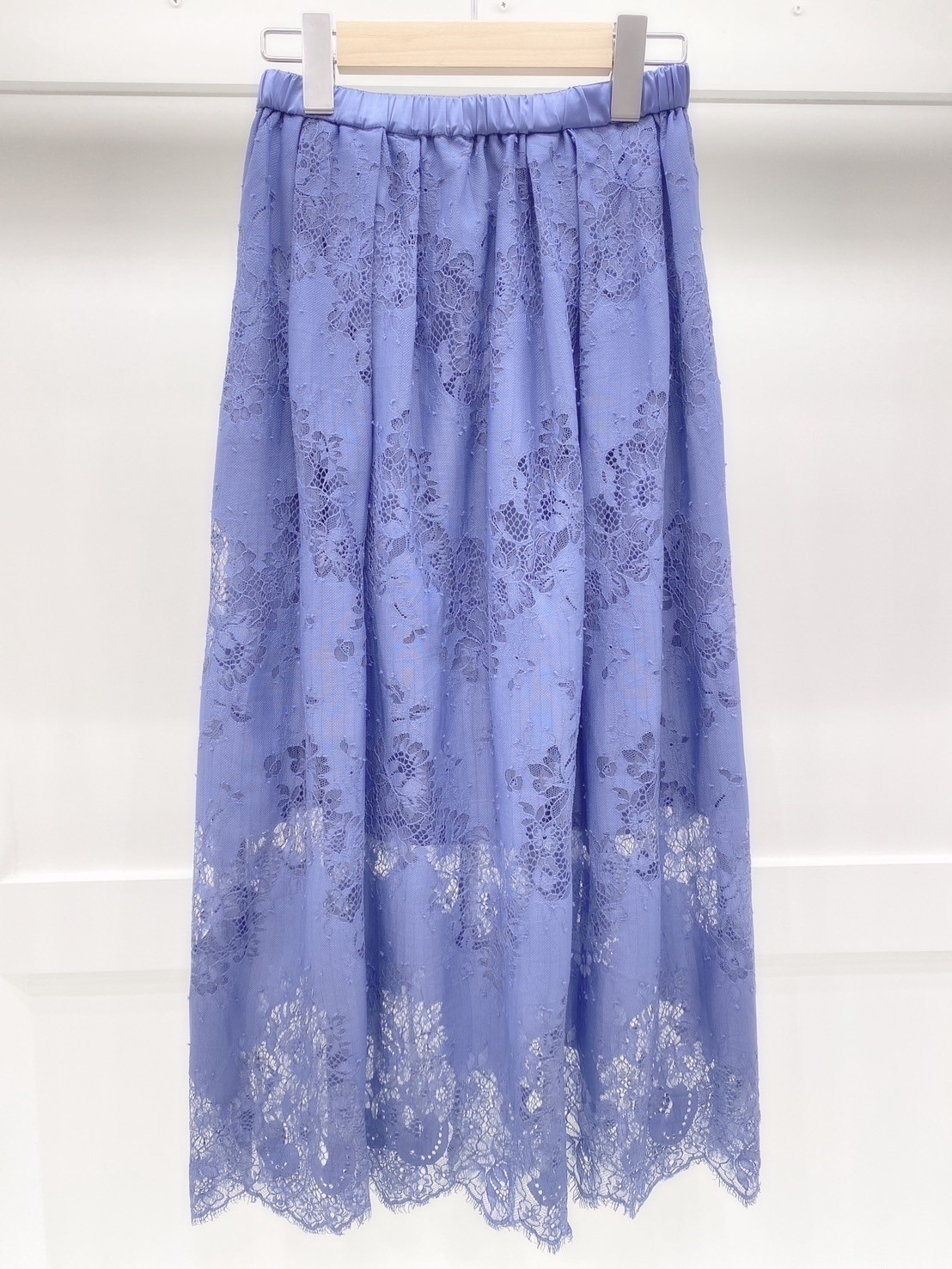 蕾絲刺繡半身裙