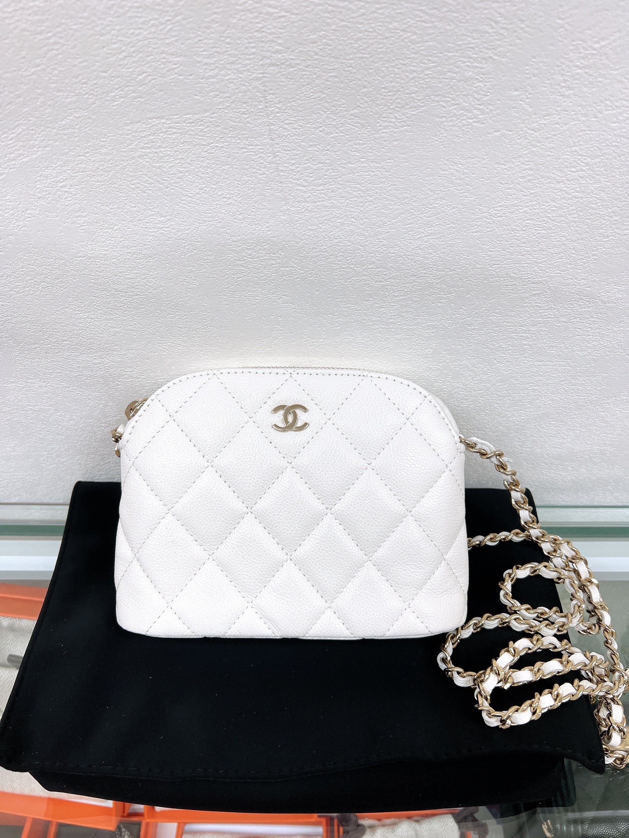 *Unused* Chanel pouch / woc (white caviar GHW)