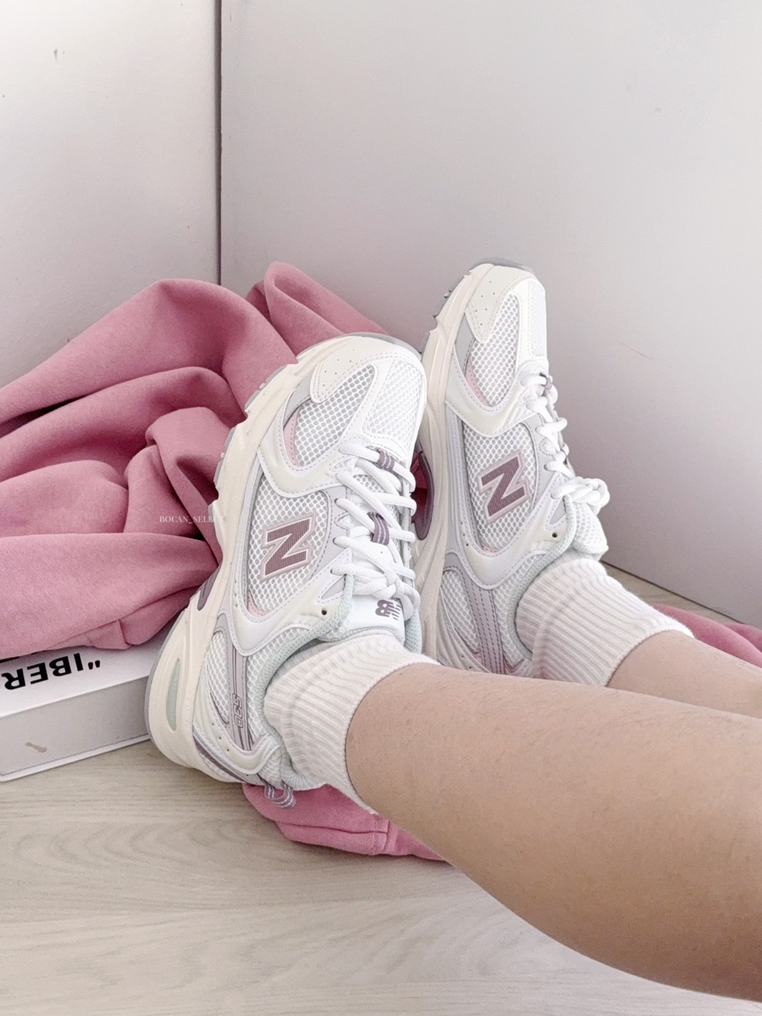 NEW BALANCE 530 草莓奶灰 U530NEB