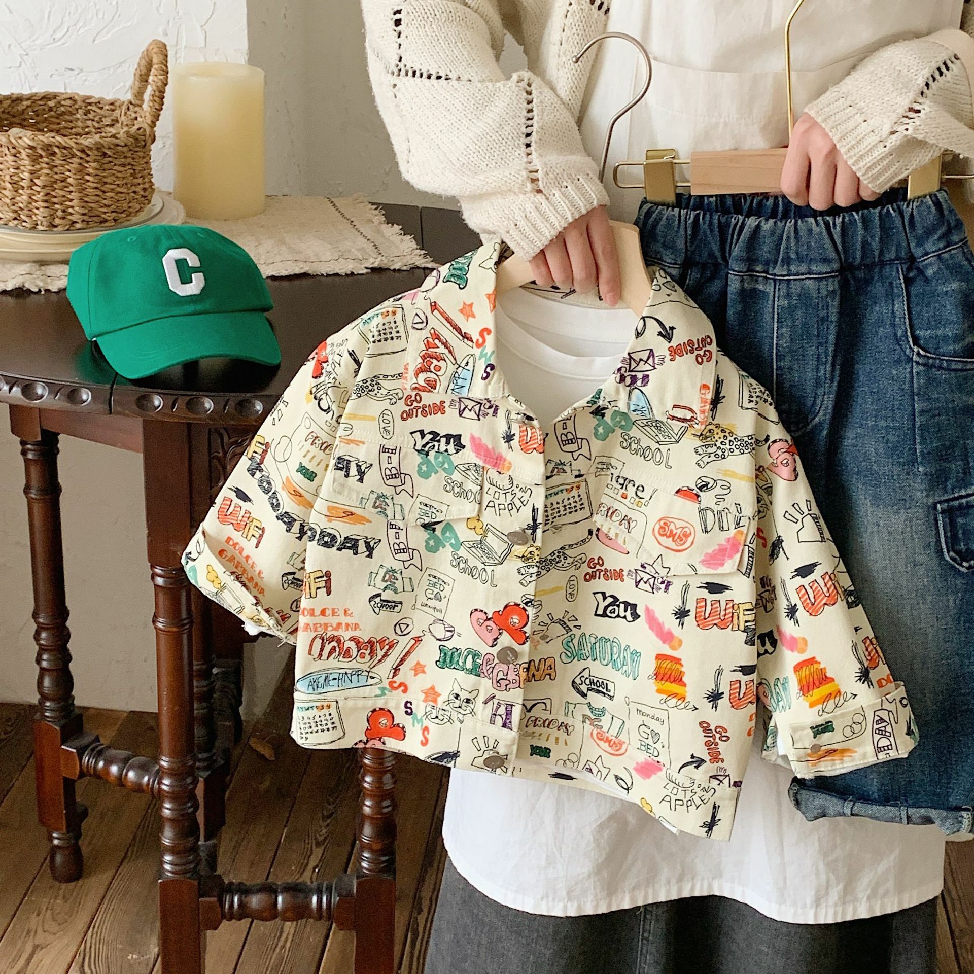 美式字母塗鴉外套