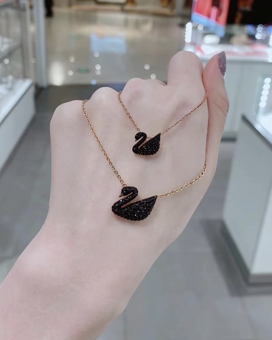 <國外折扣>SWAROVSKI 施華洛世奇 Swan 鏈墜 天鵝 鍍玫瑰金色調 迷你款 大款 黑色