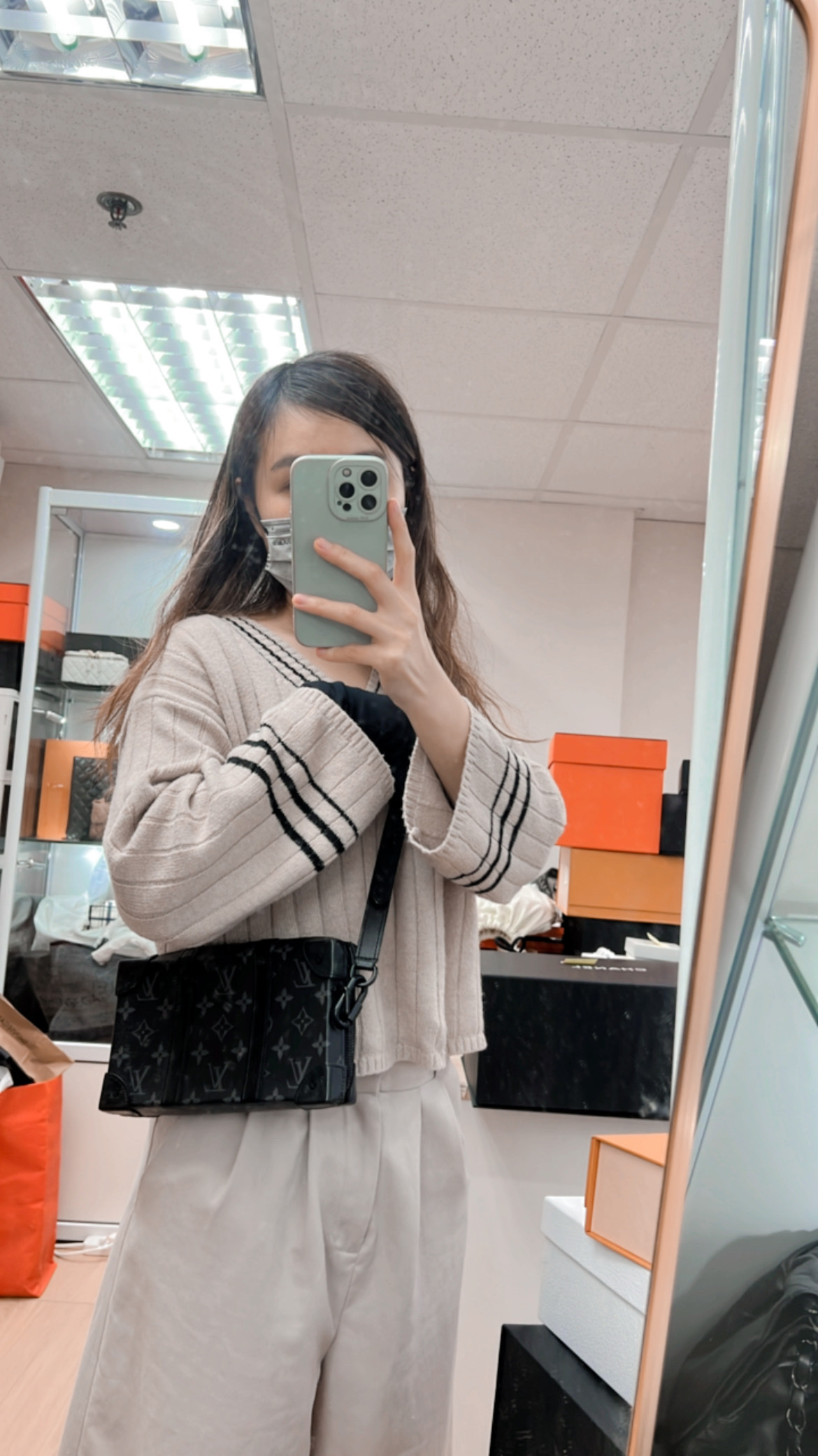 Lv soft trunk wallet black