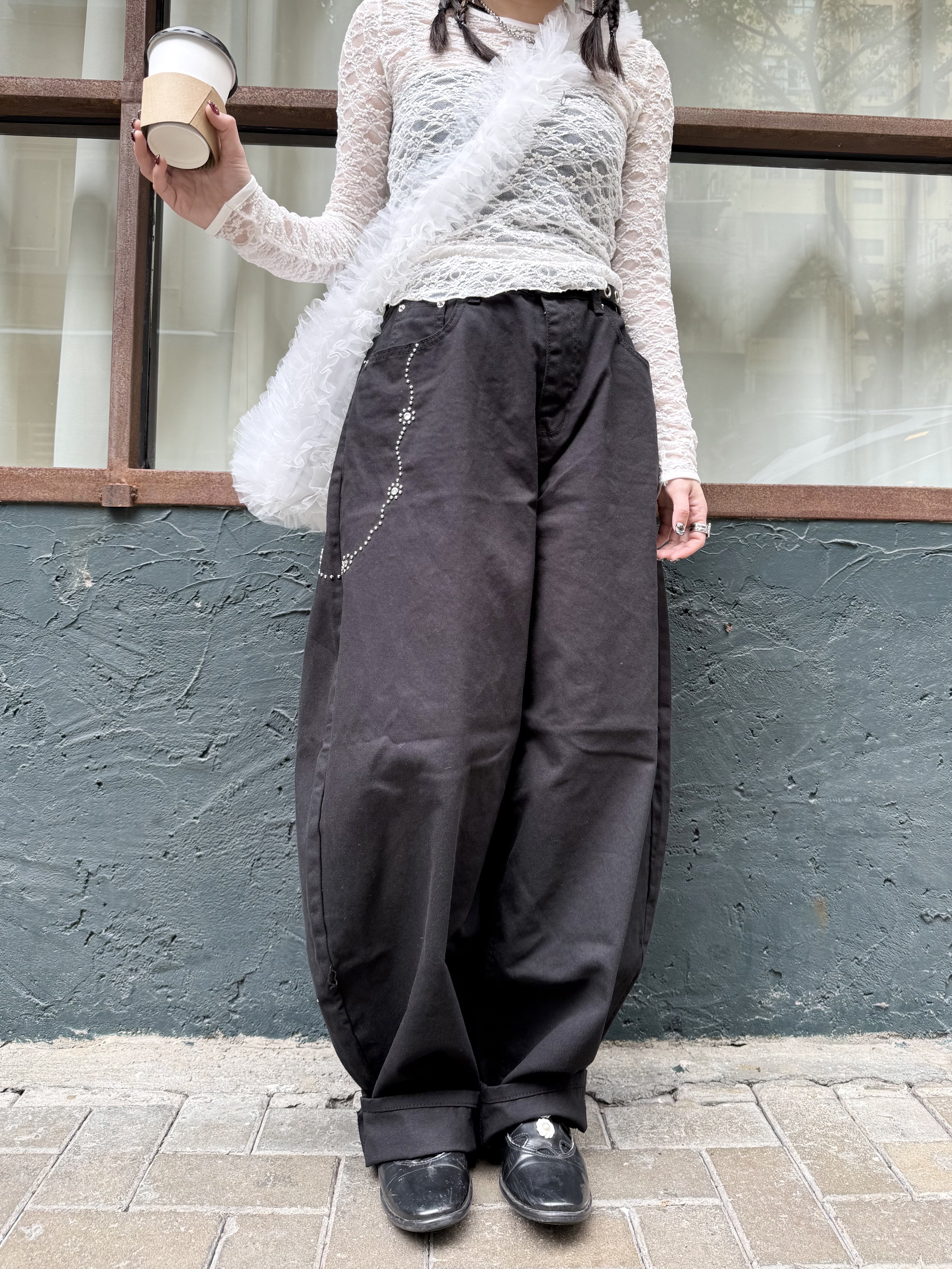 側窩釘花花寬鬆型格褲