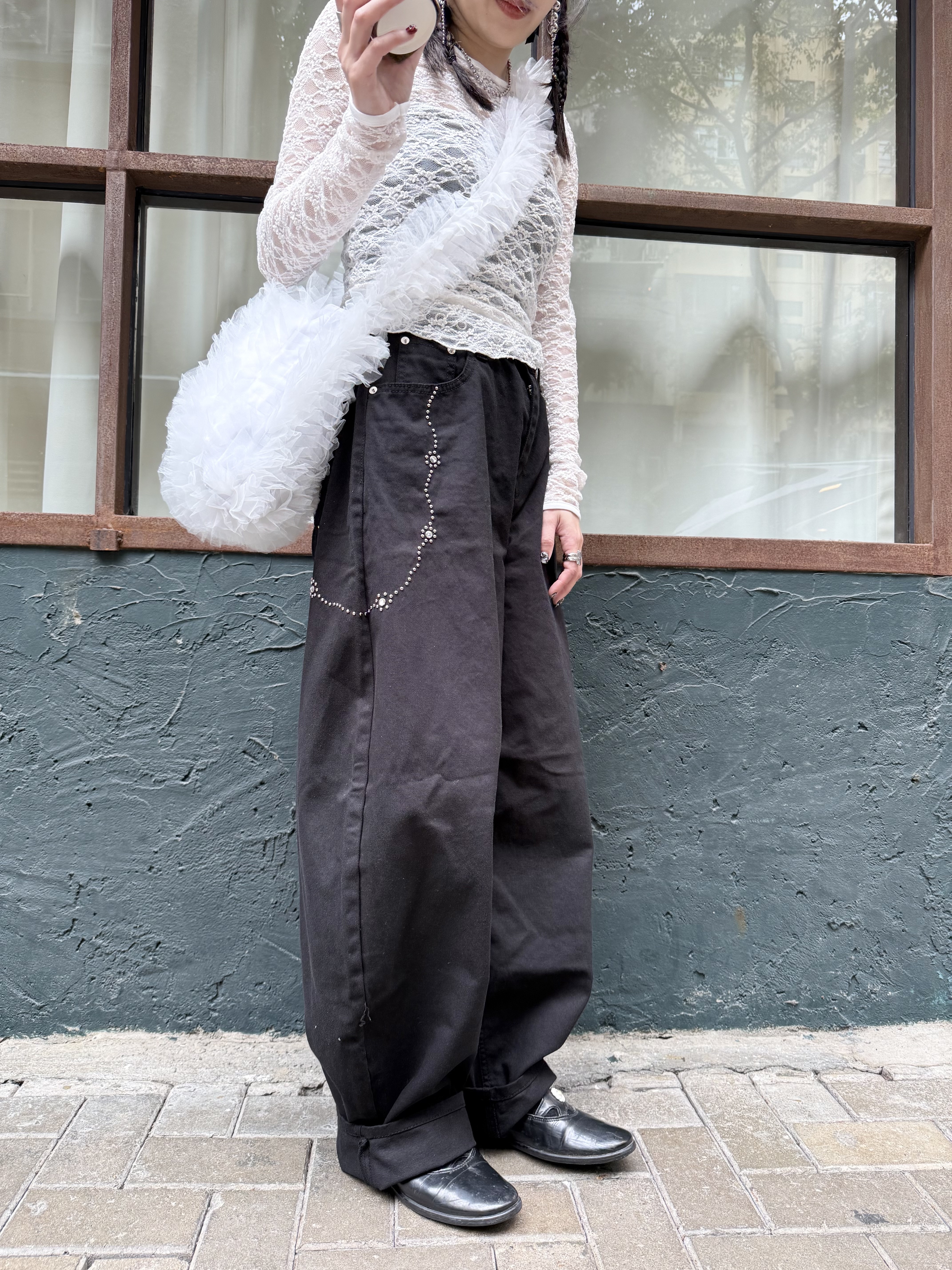 側窩釘花花寬鬆型格褲