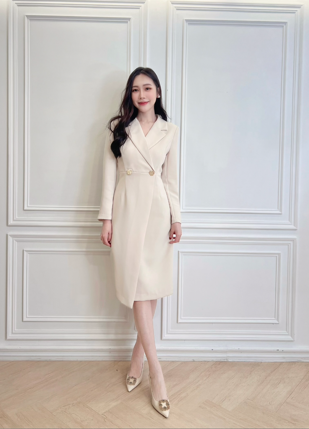 雙金釦翻領合身洋裝