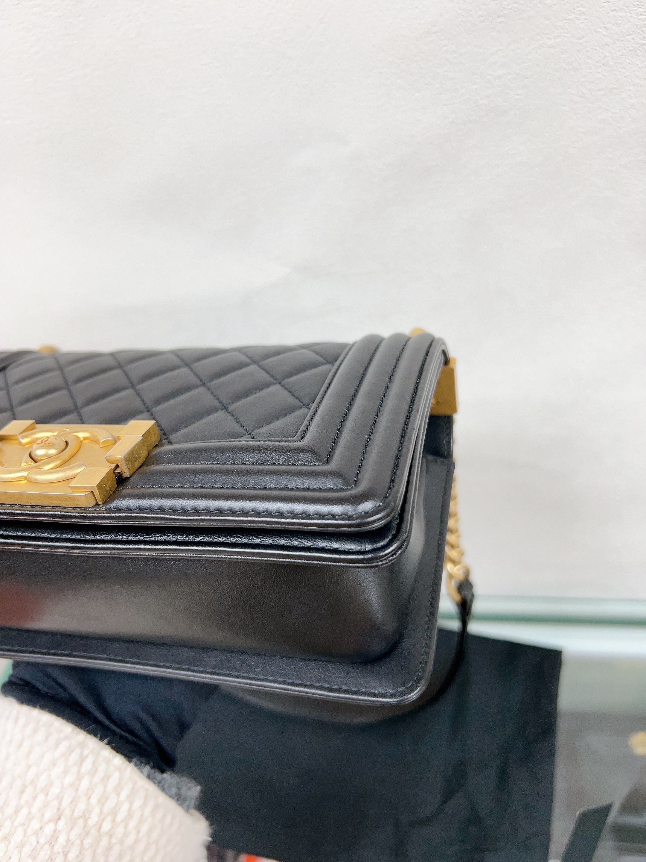 Chanel boy 20 small (black GHW)