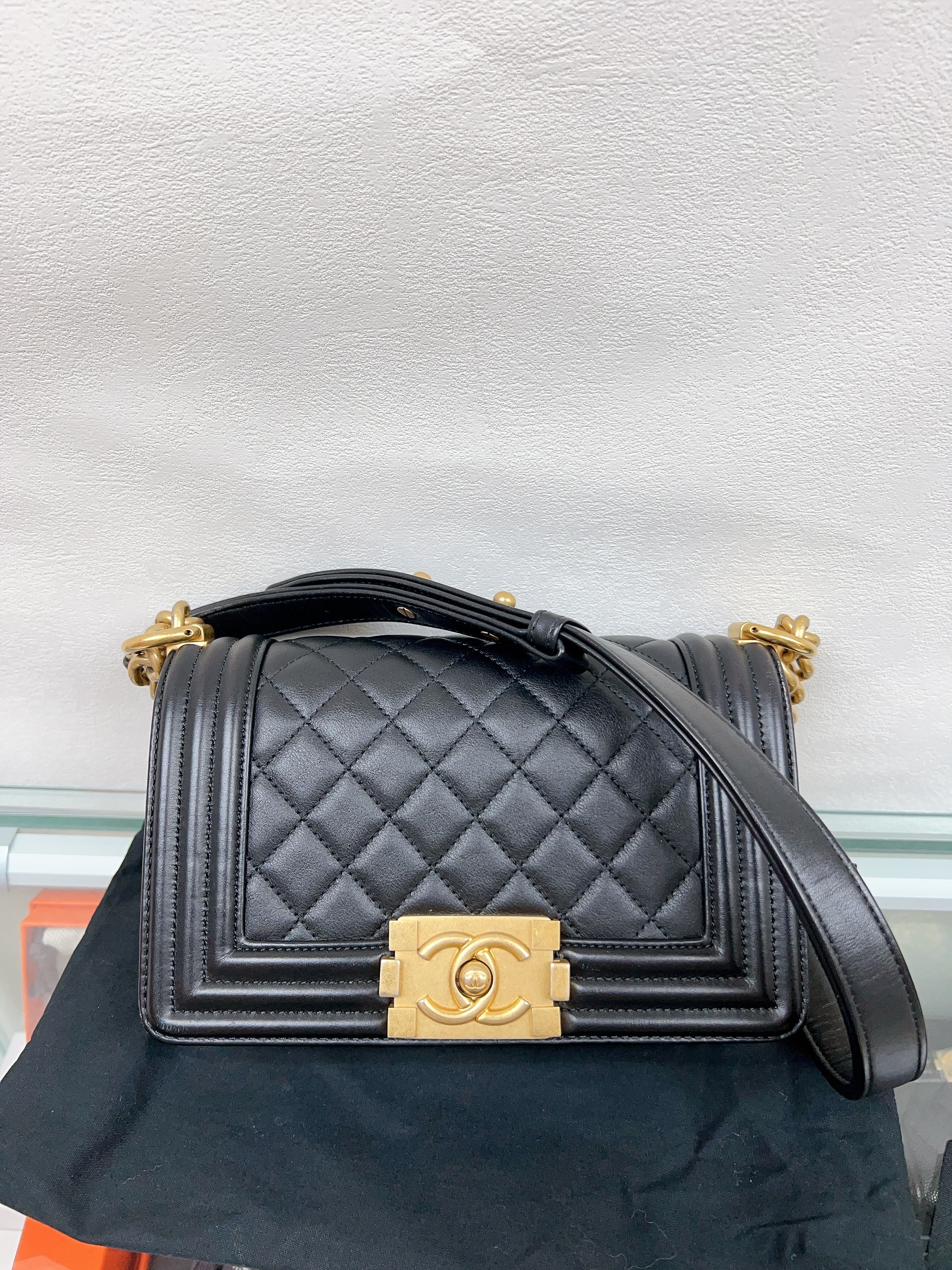 Chanel boy 20 small (black GHW)