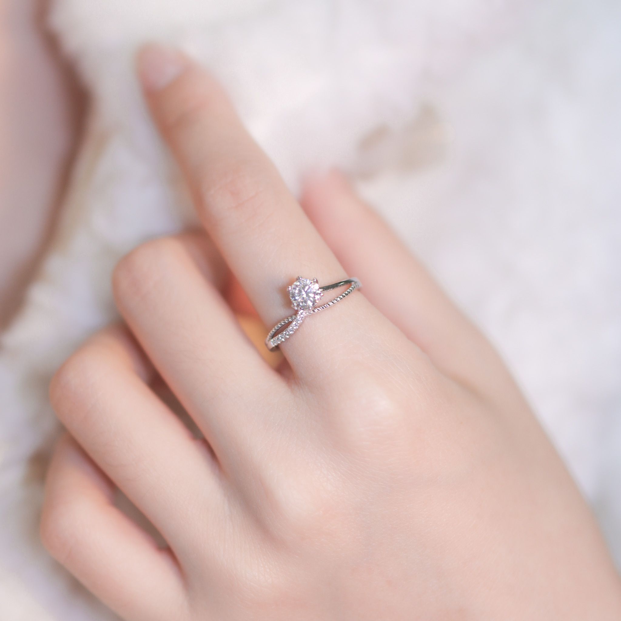 | 925純銀・ 白金 ・莫桑石 | 值得的時刻戒指 | RI0804 |