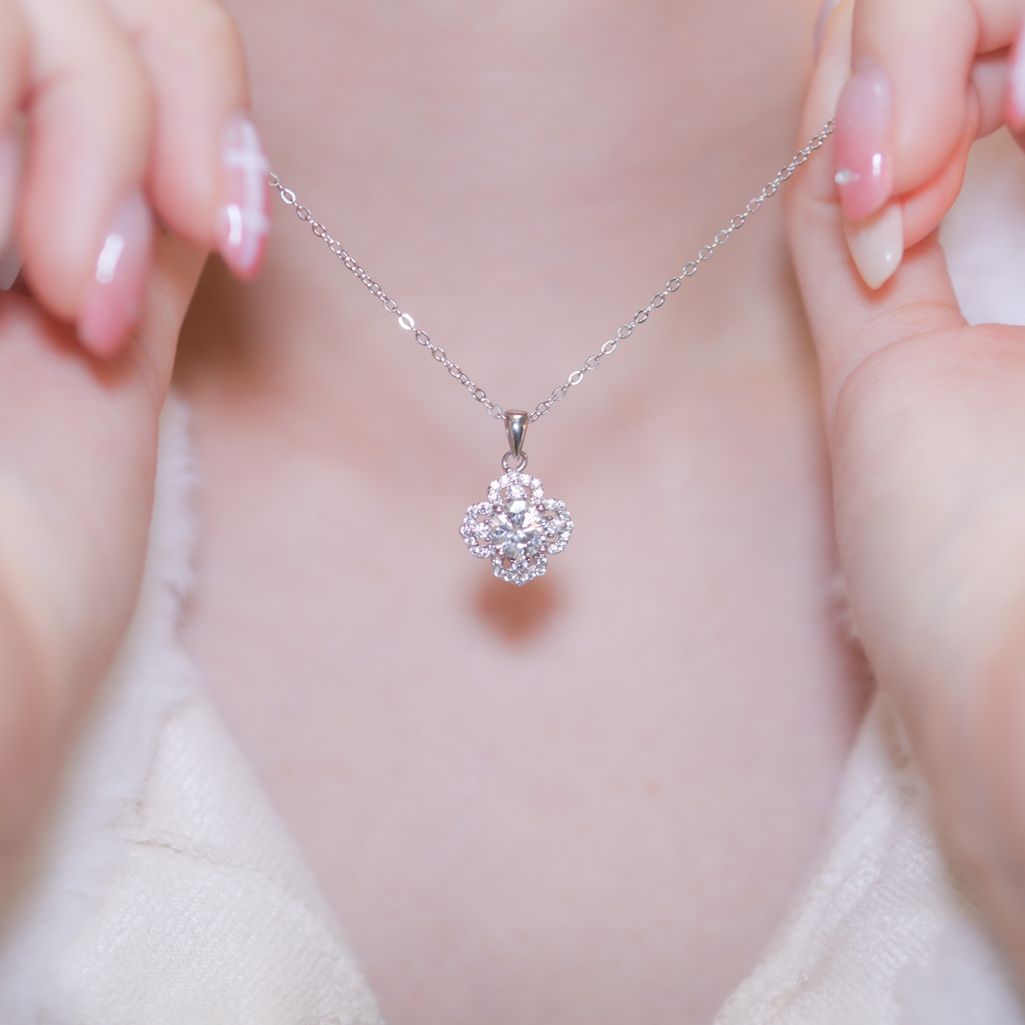 | 925純銀・厚鍍白金・莫桑石 | 耀眼的幸福項鍊 | NE1326 |