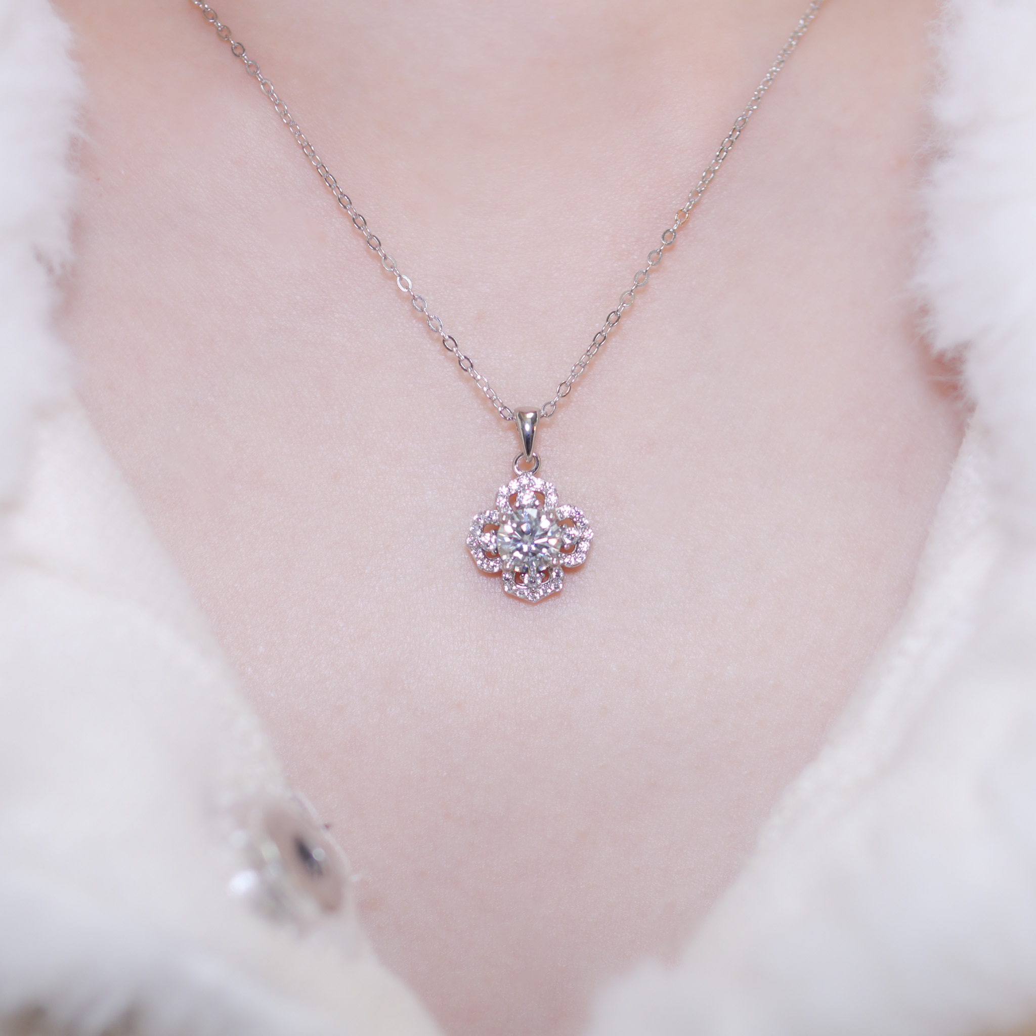 | 925純銀・厚鍍白金・莫桑石 | 耀眼的幸福項鍊 | NE1326 |