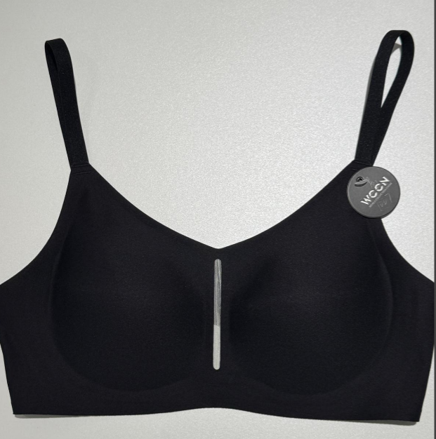 1 (BB43) BLACK BRA - L SIZE (CUP C&D)