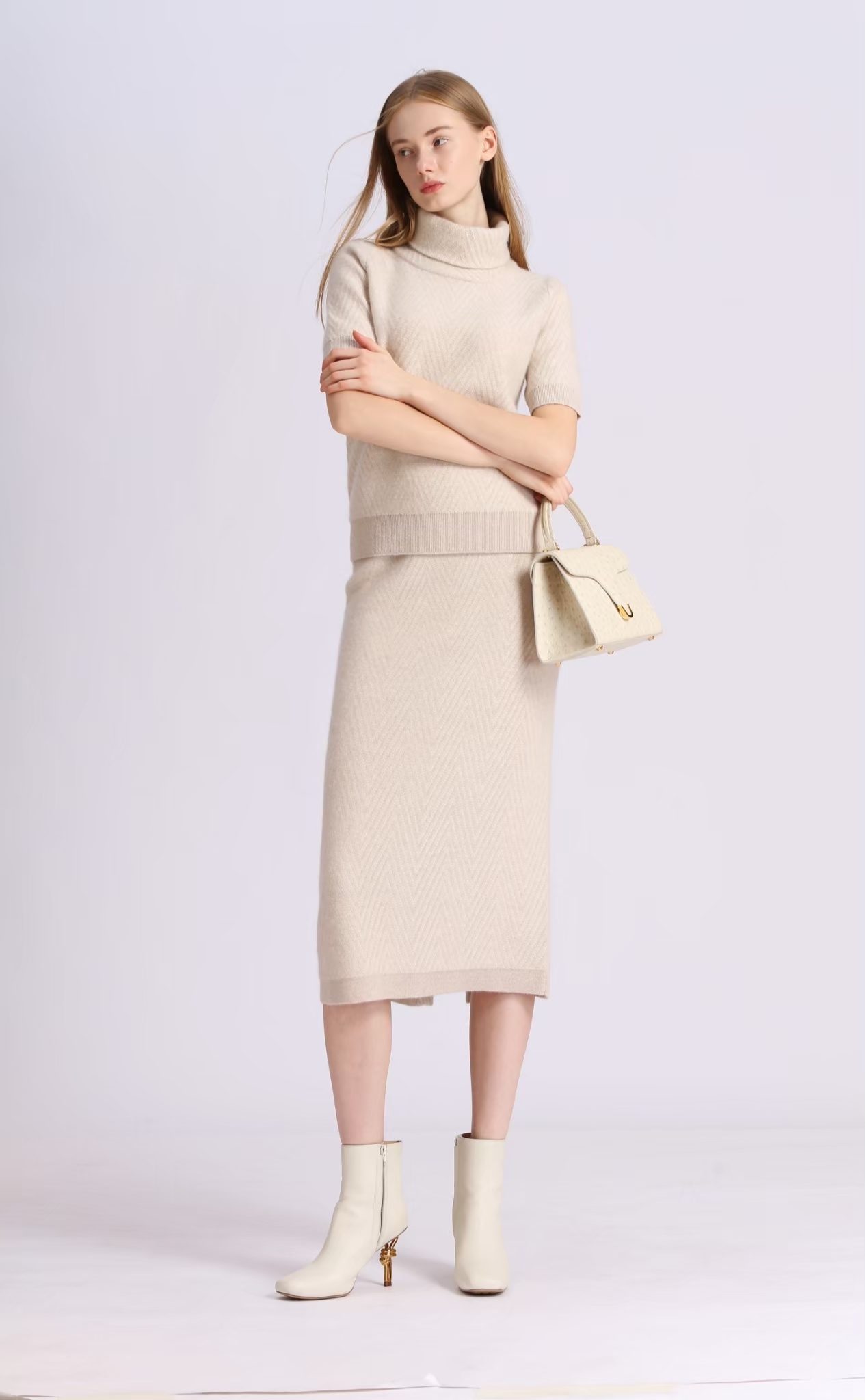 BD15207A1 巴黎奶霜高領短袖針織上衣