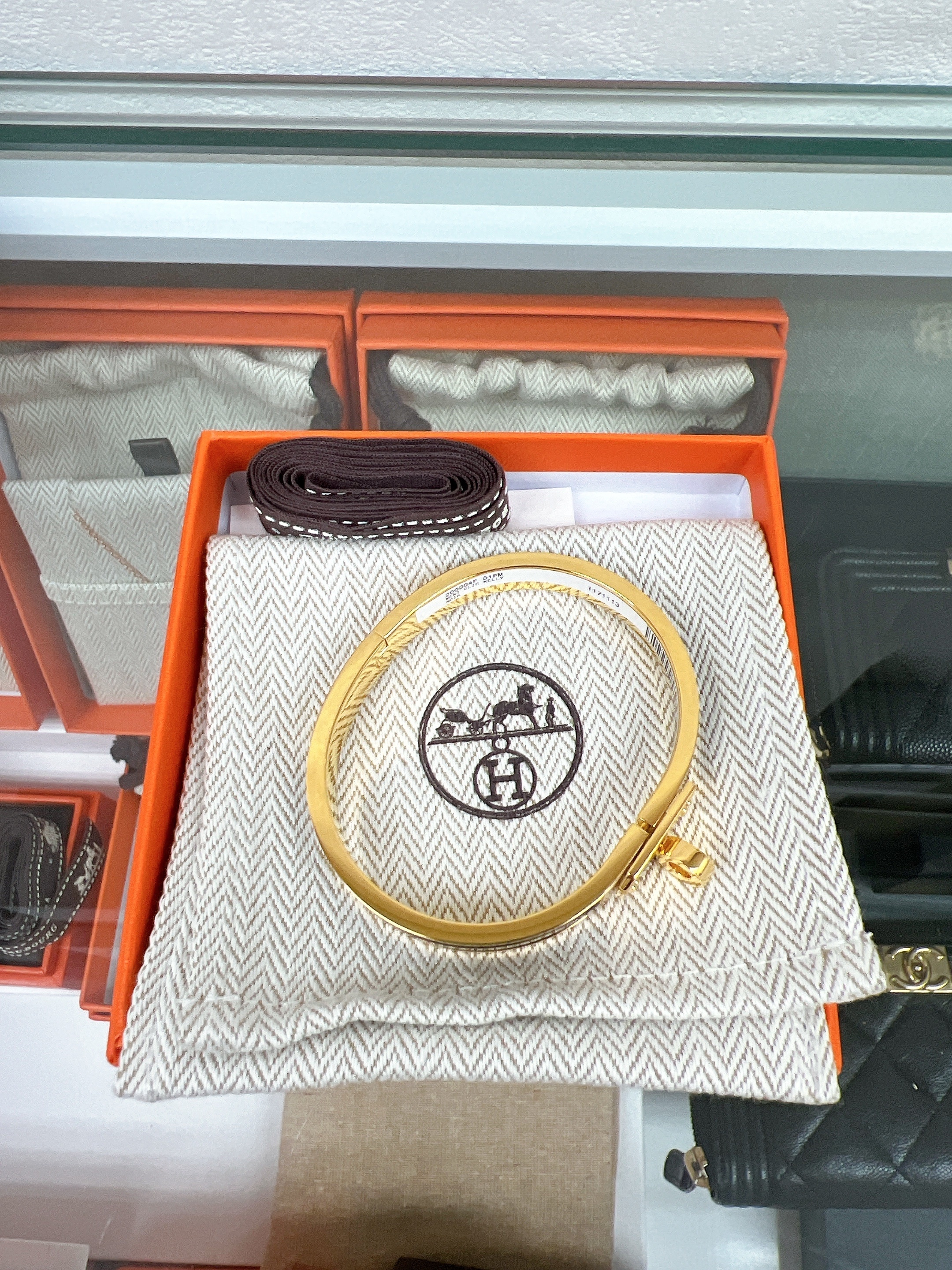 *Brand New* Hermes mini clic kelly bracelet PM (black/ GHW)