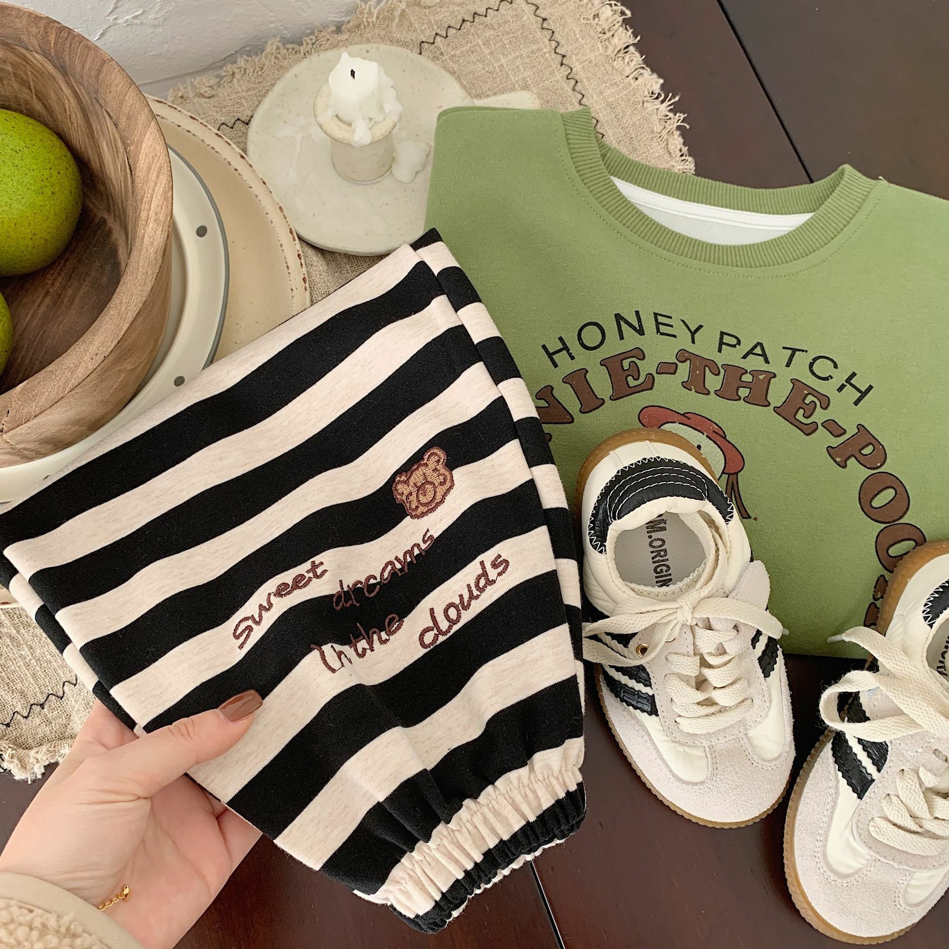 刺繡小熊橫條長褲