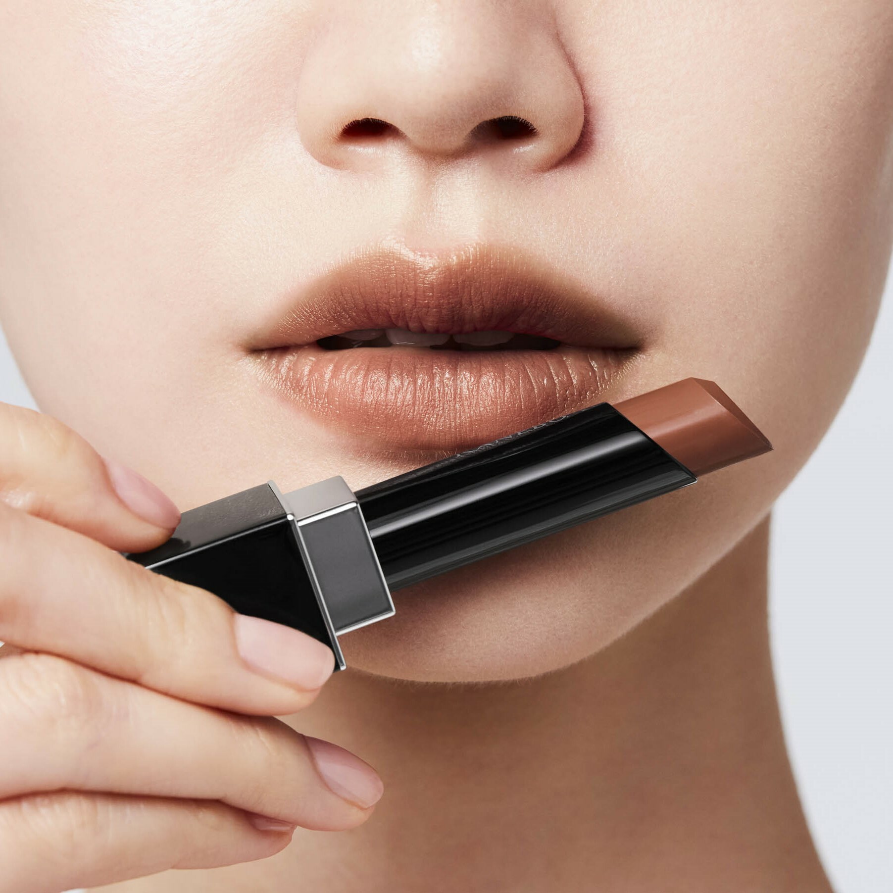 KANEBO 持色柔嫩霧感唇膏 ．B108 Timeless Honor