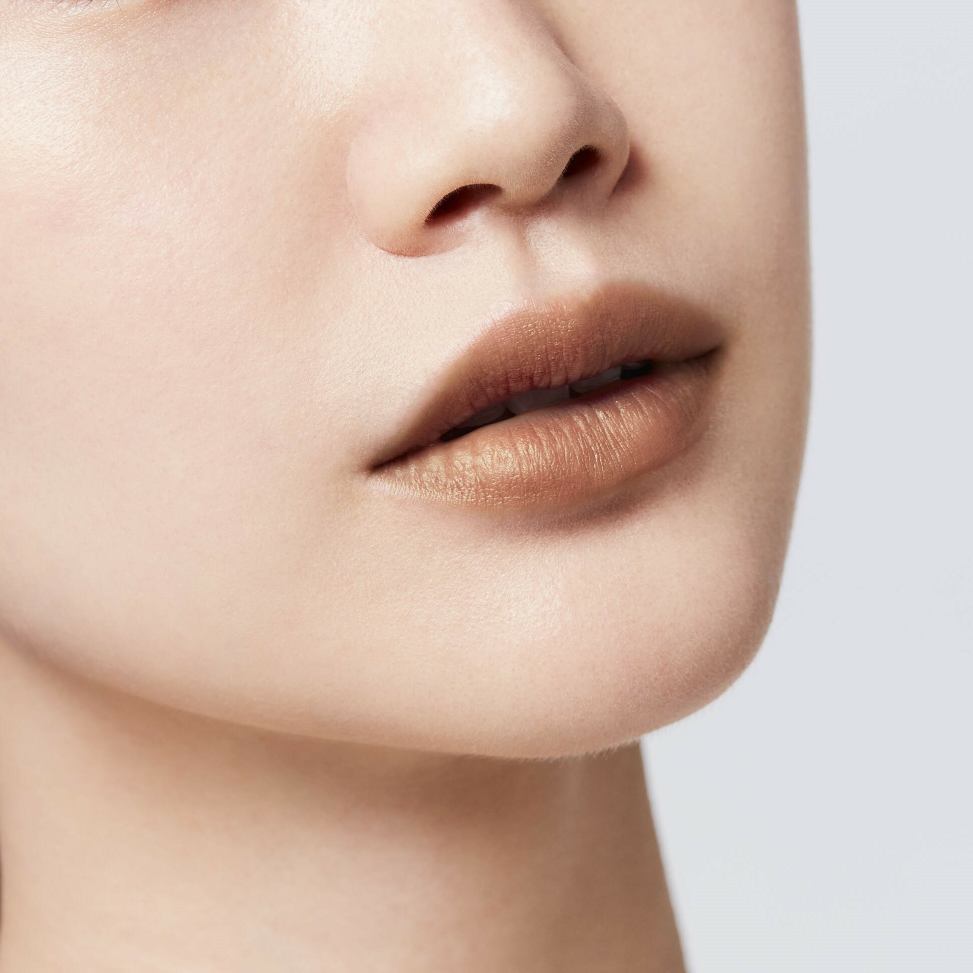 KANEBO 持色柔嫩霧感唇膏 ．B107 Emotional Beige