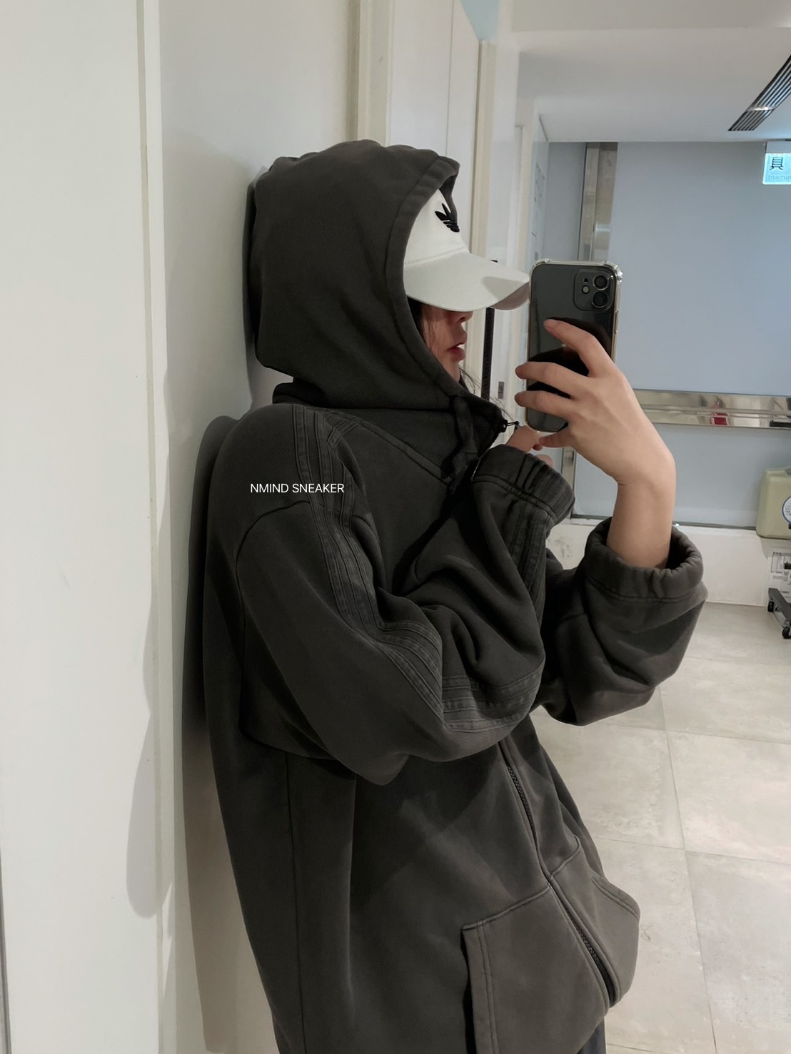 Adidas Originals 水洗刷舊連帽外套 深灰