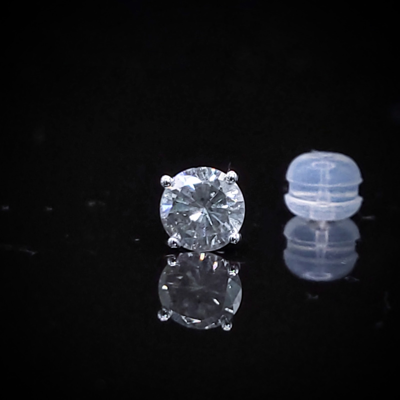 全新18K白金【主石60份鑽石】4爪單耳環