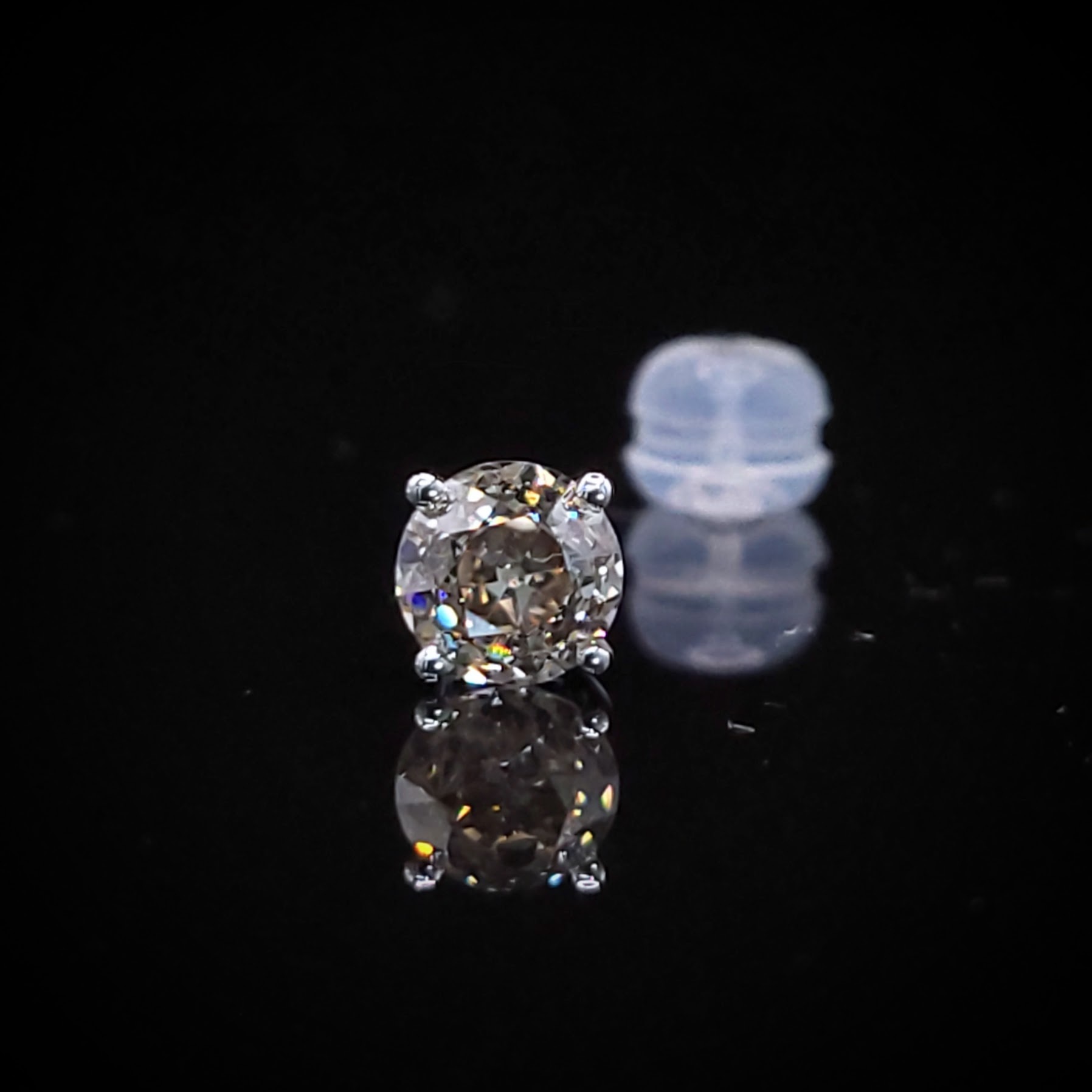 全新18K白金【主石63份干邑色天然鑽石】單耳環