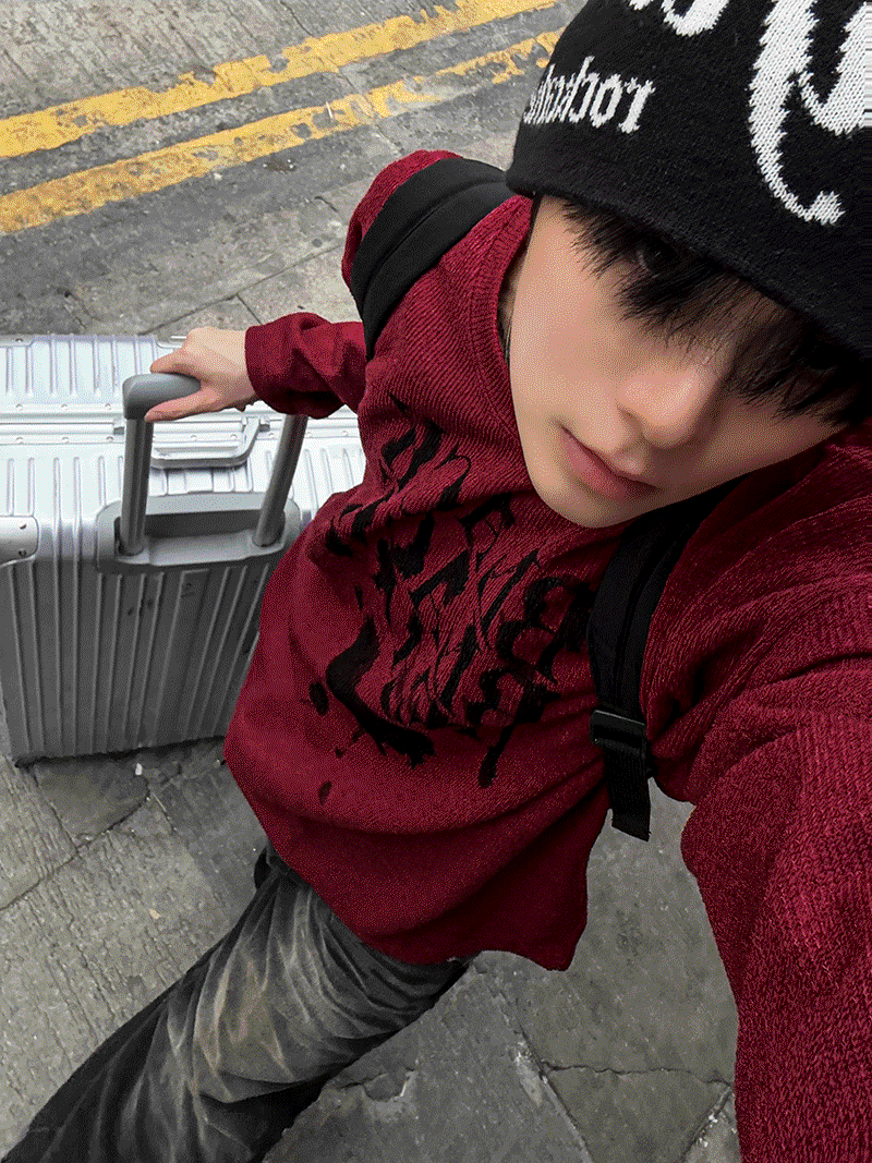 寬鬆黑色愛心針織衫