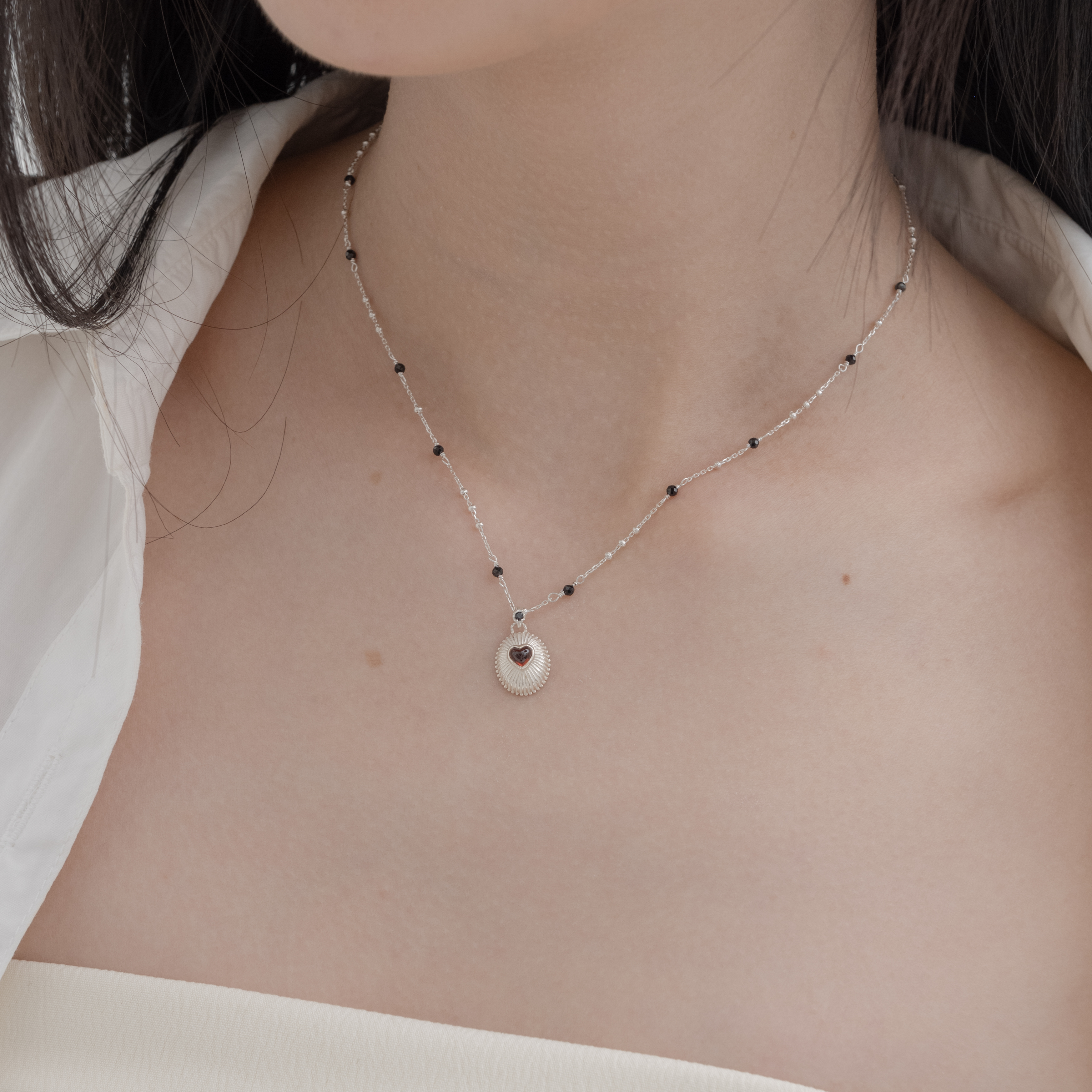 Vintage heart石榴石黑尖晶項鍊
