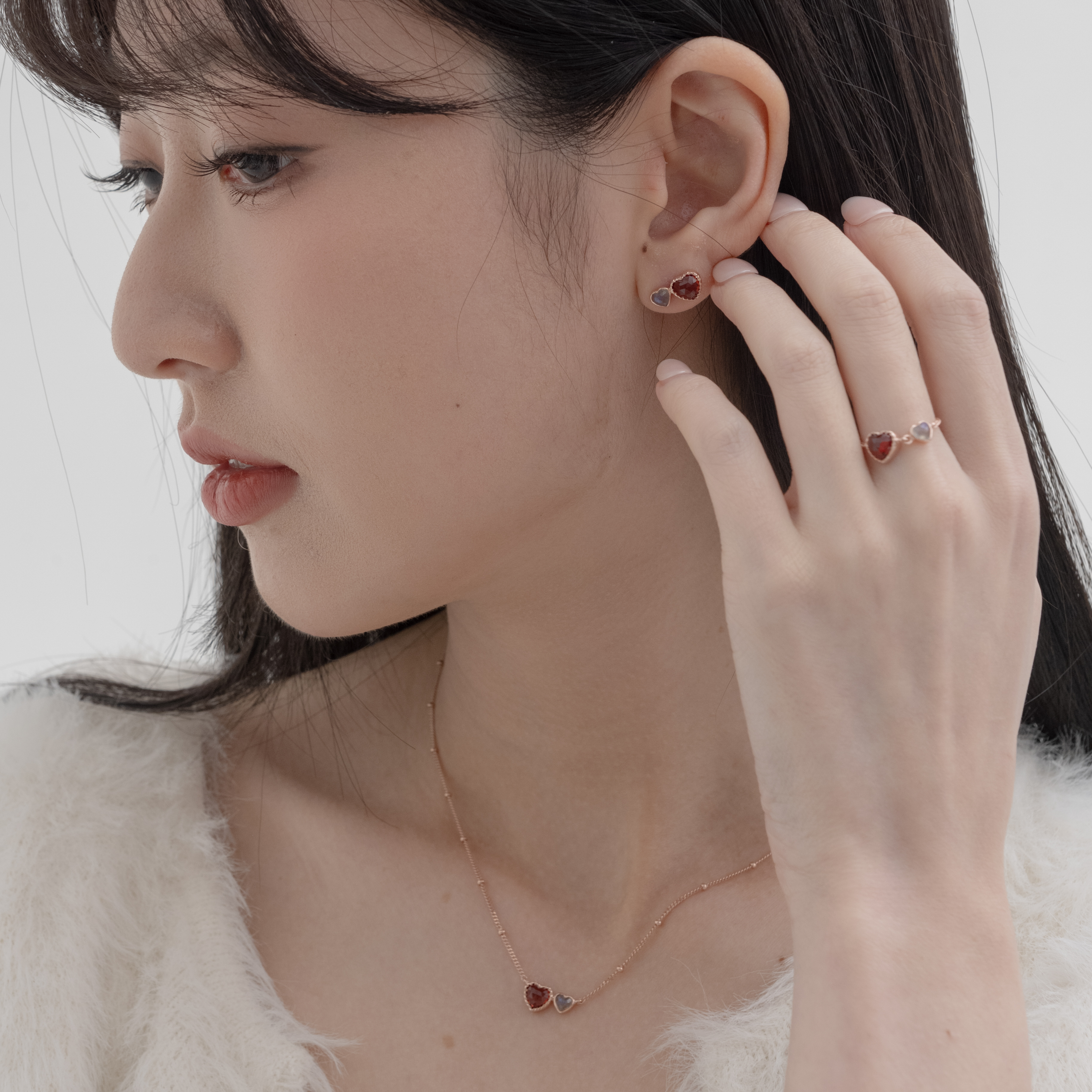 Double heart石榴拉長石耳環