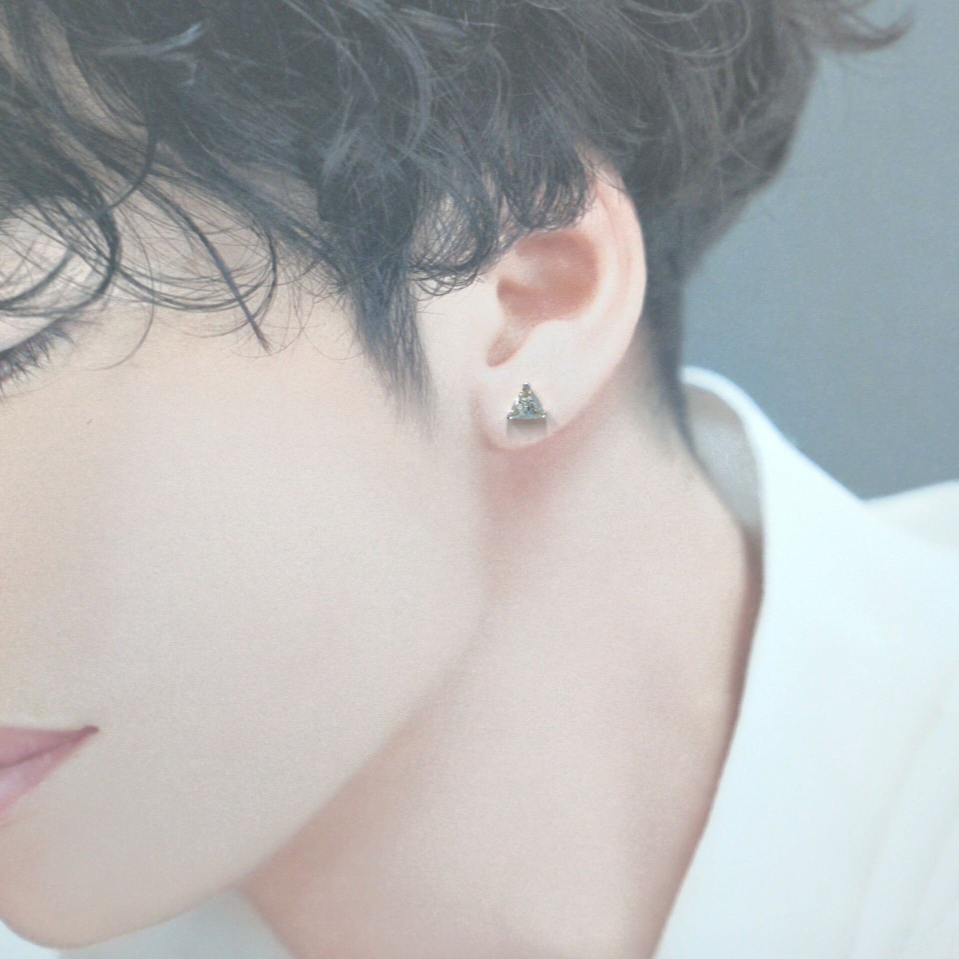 全新18K白金【主石46份三角形香檳鑽】單耳環