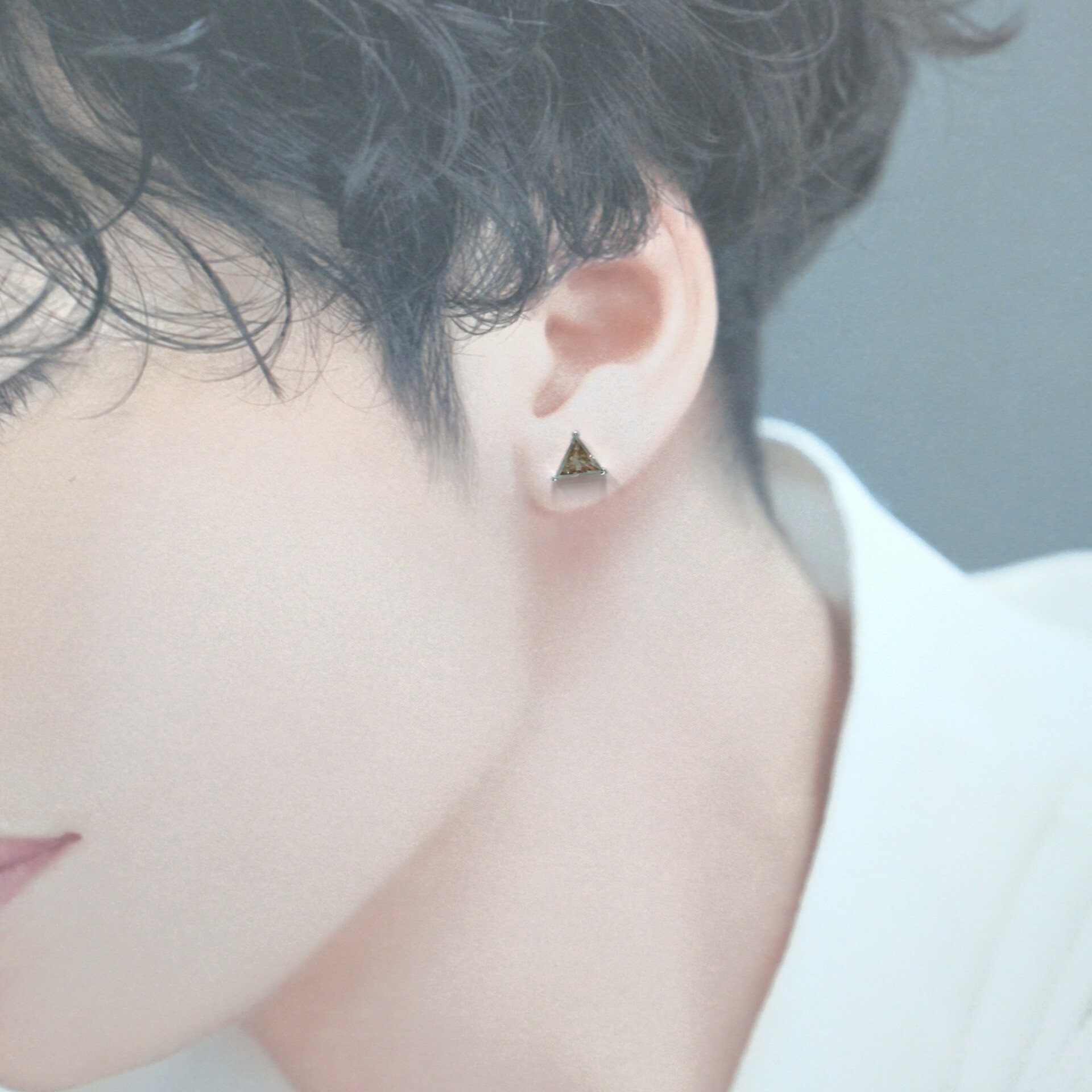 全新18K白金【主石61份三角形干邑色天然鑽石】單耳環