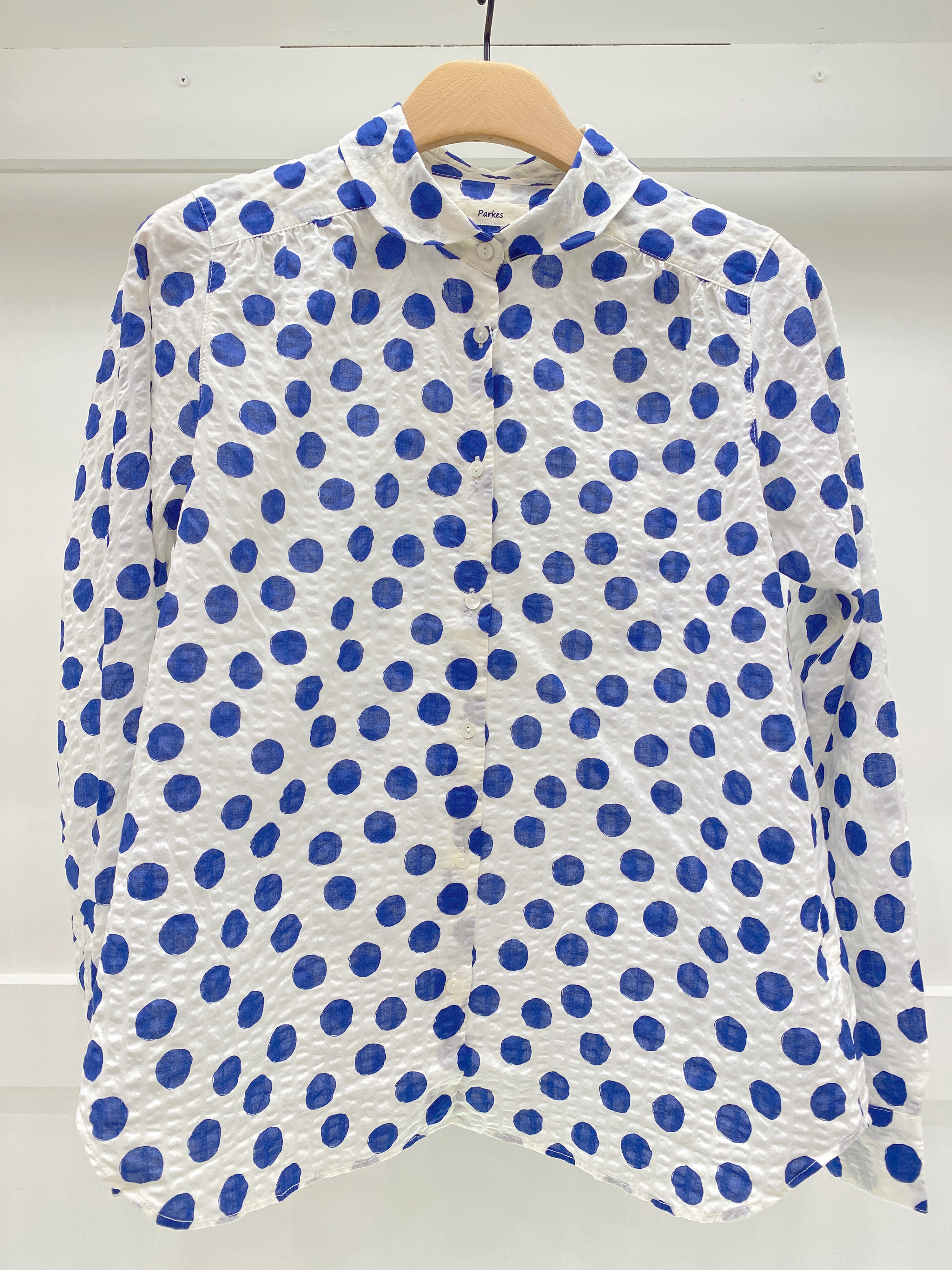 點點薄長袖襯衫