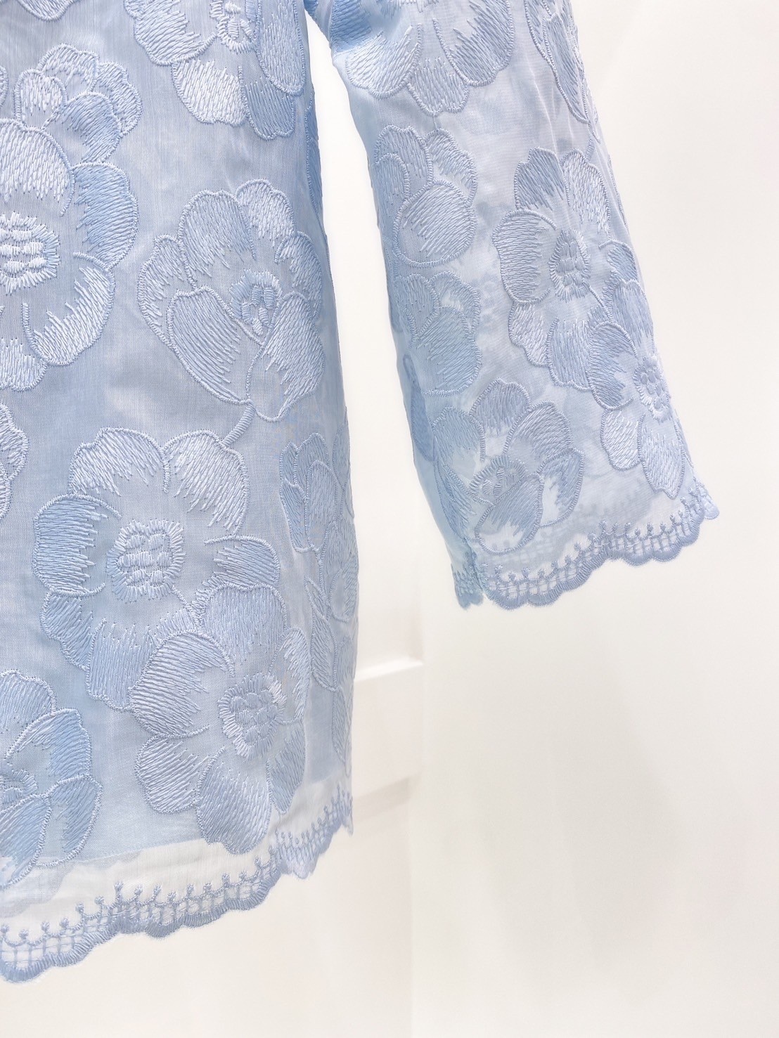 花刺繡透紗七分袖上衣