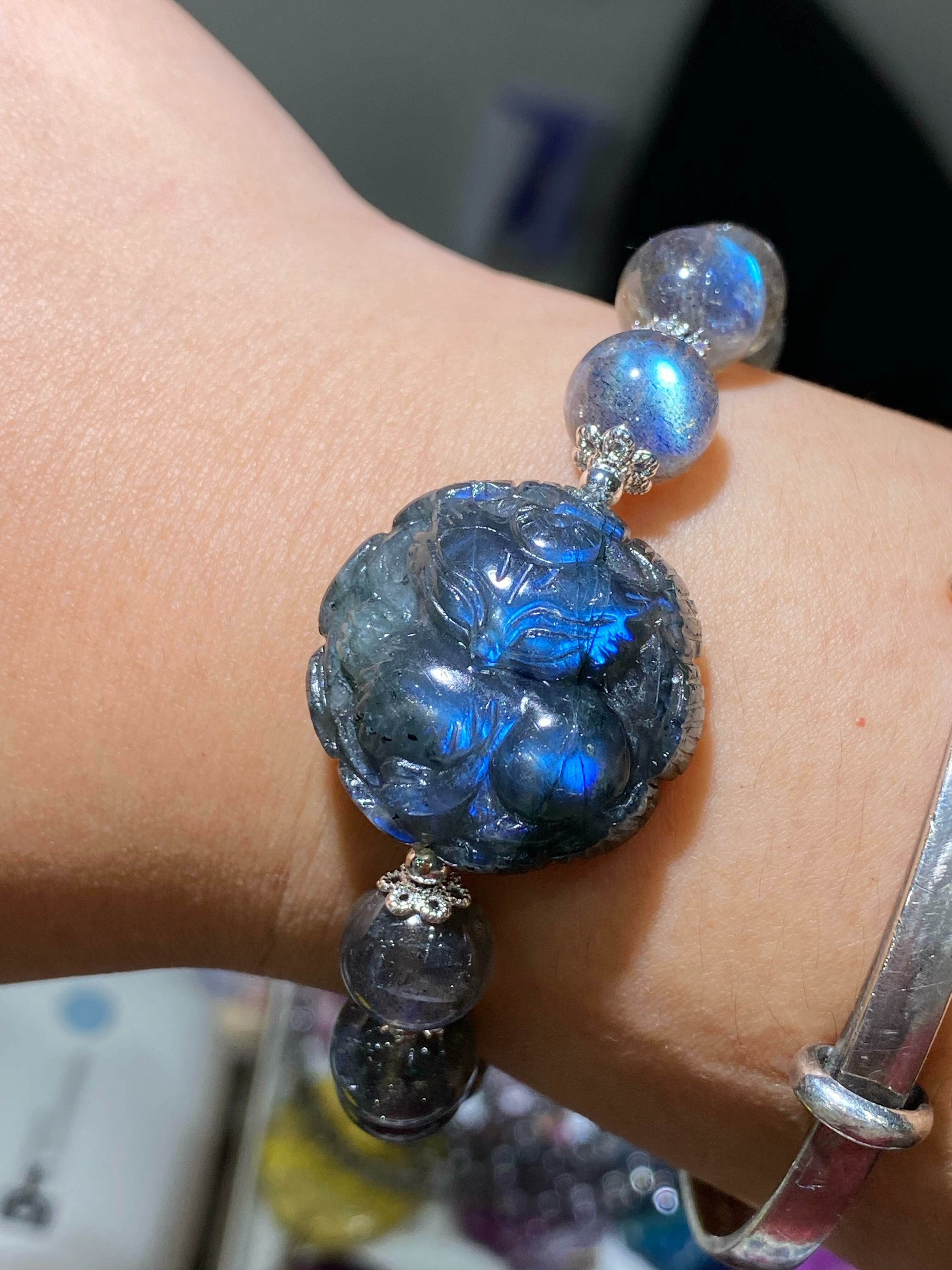 藍光拉長九尾狐手串