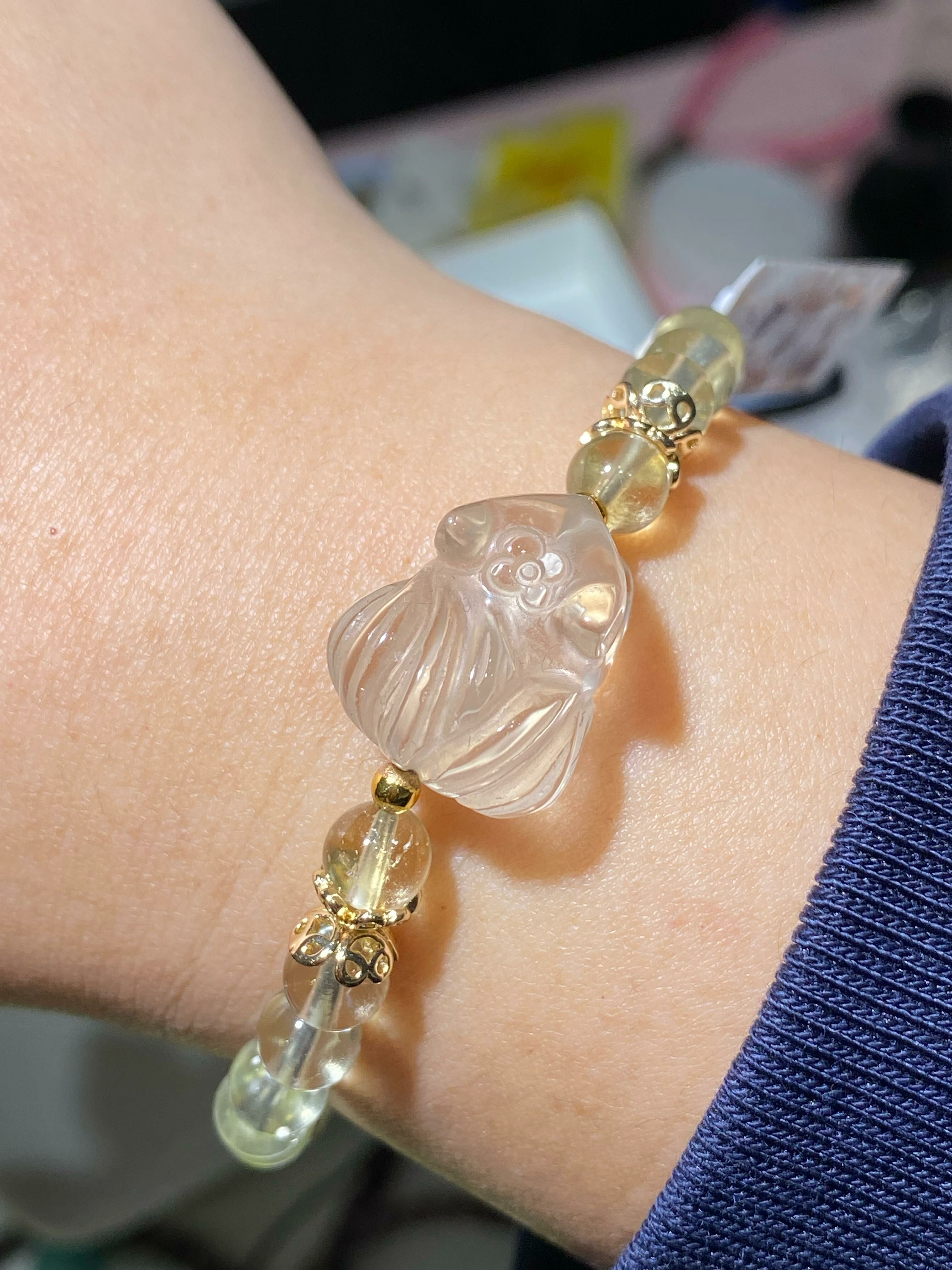 利比亞黃隕石配黃水晶趴趴狐