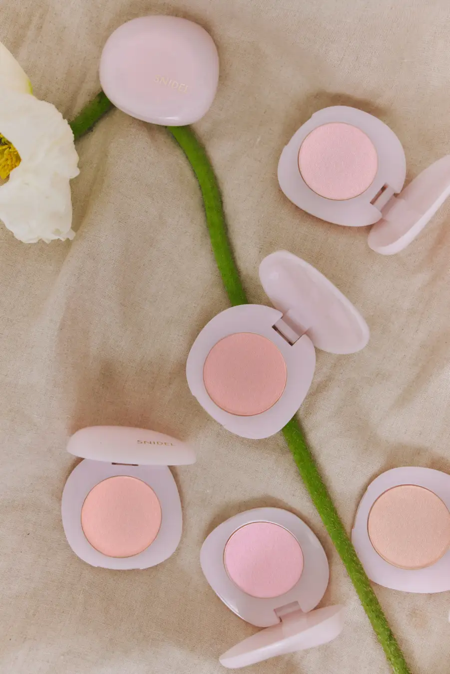 SNIDEL BEAUTY Euphoric Glow Blush 亮澤胭脂