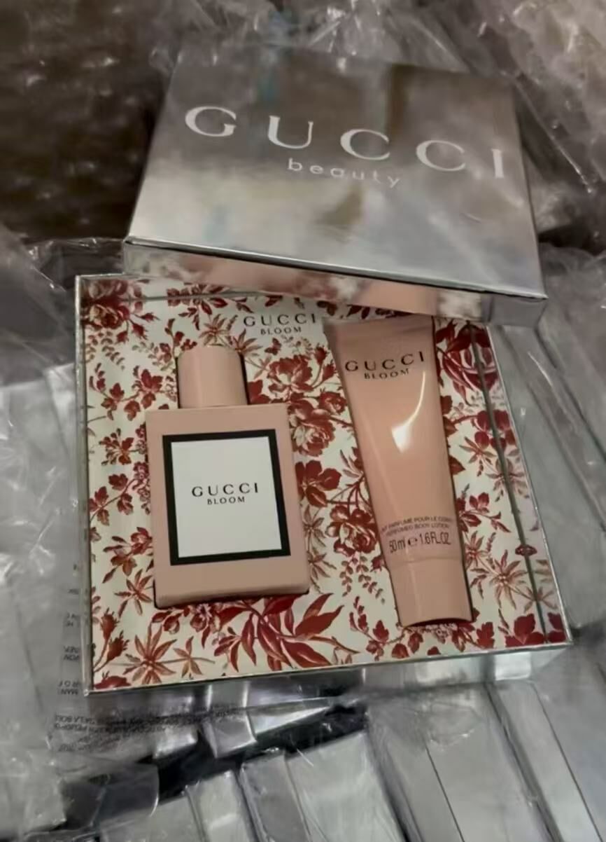 GUCCI繁花系列套裝-T