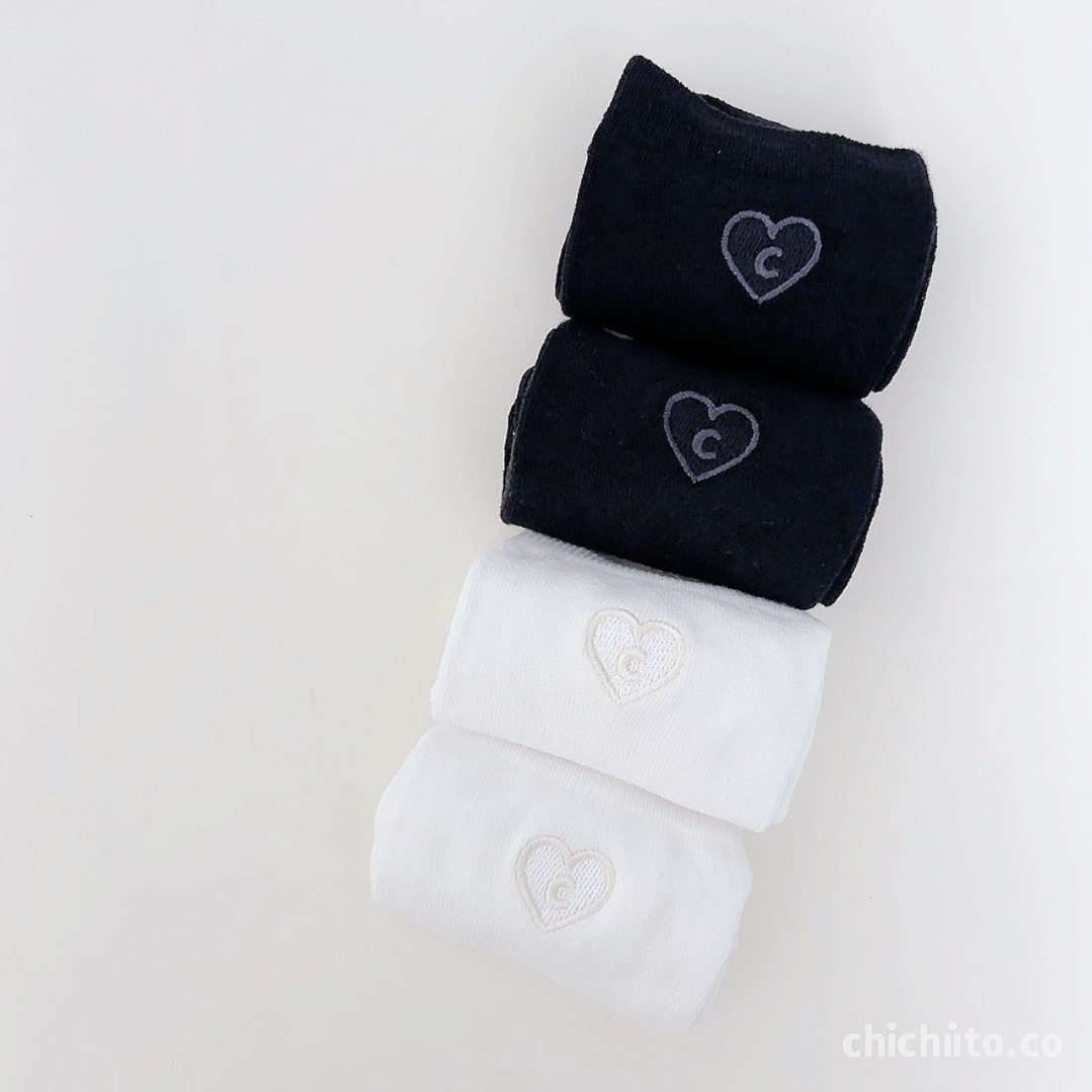 mini c heart socks white+black