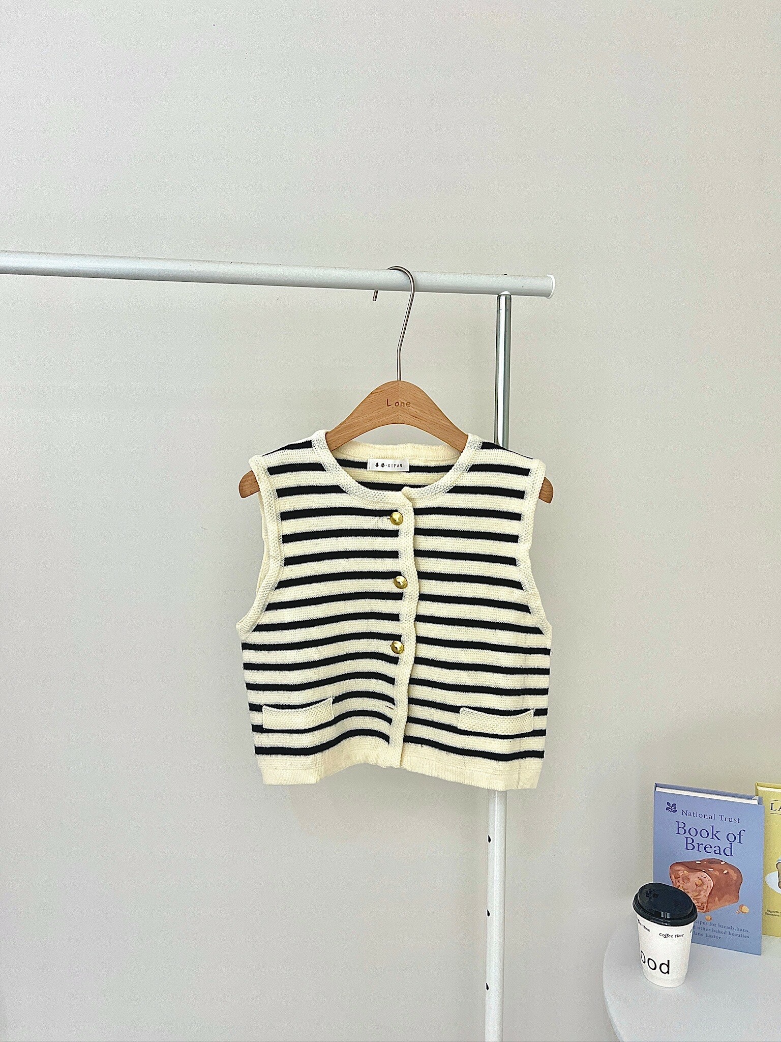 黑白條紋針織背心