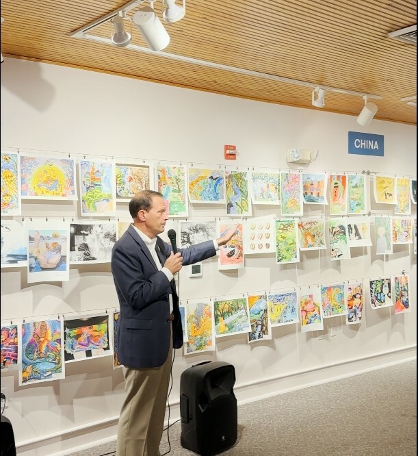 美國莫海德州立大學校長Dr.Jay Morgan為展覽開幕致辭