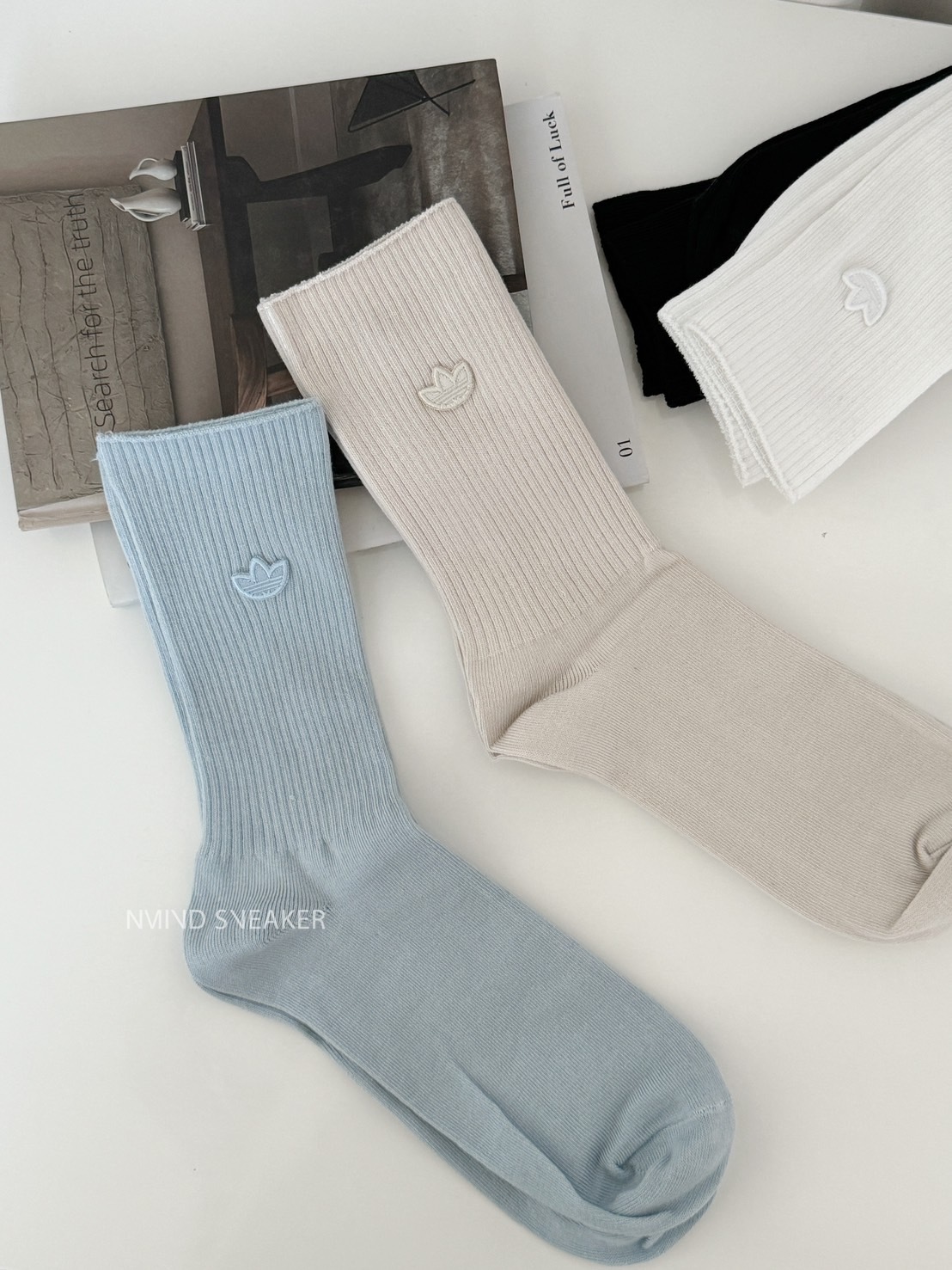 Adidas 三葉草小標長襪 兩入一組