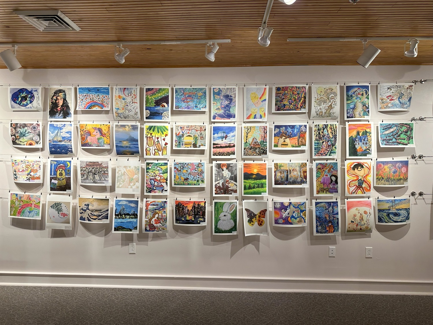美國國際兒童繪畫比賽展覽作品圖_現場拍攝