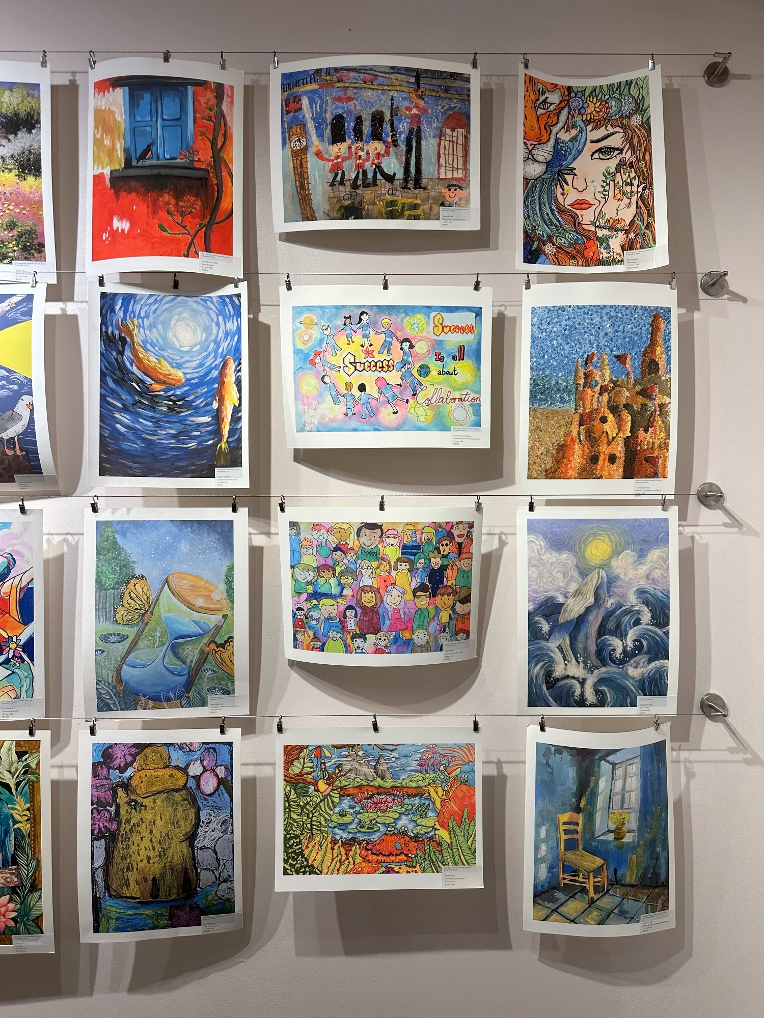 美國國際兒童繪畫比賽展覽作品圖_現場拍攝