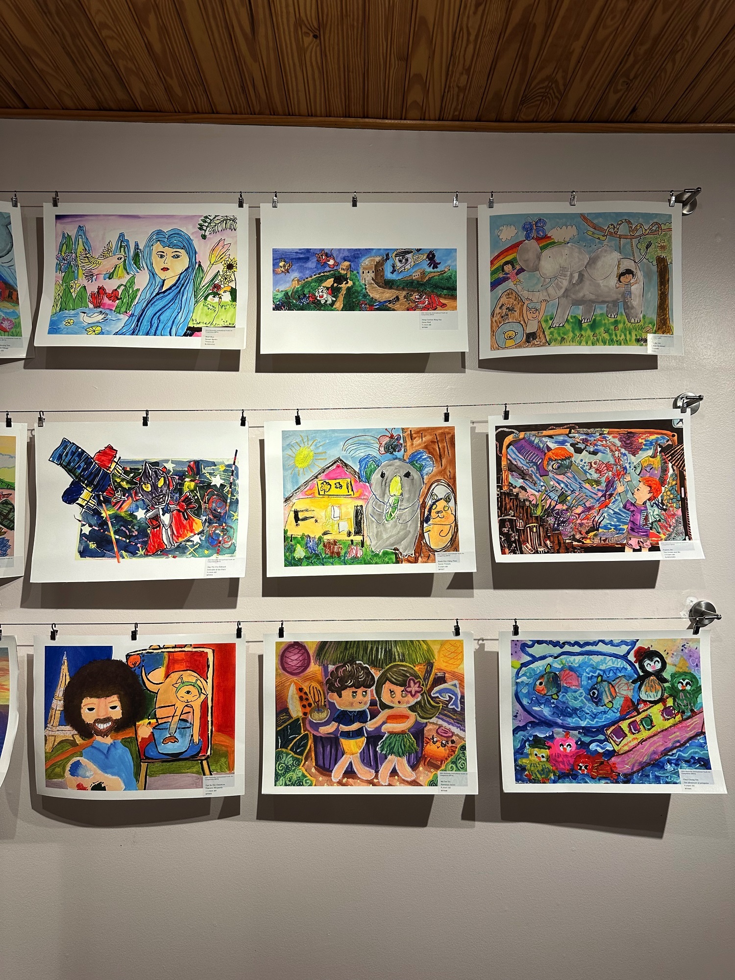 美國國際兒童繪畫比賽展覽作品圖_現場拍攝
