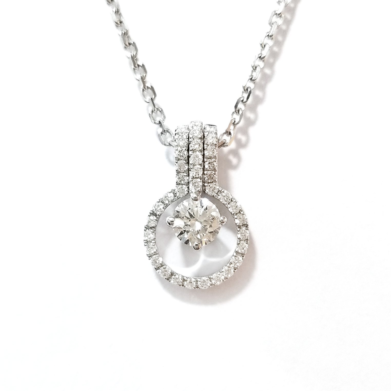 GIA 圓鑽圍石兩戴吊咀