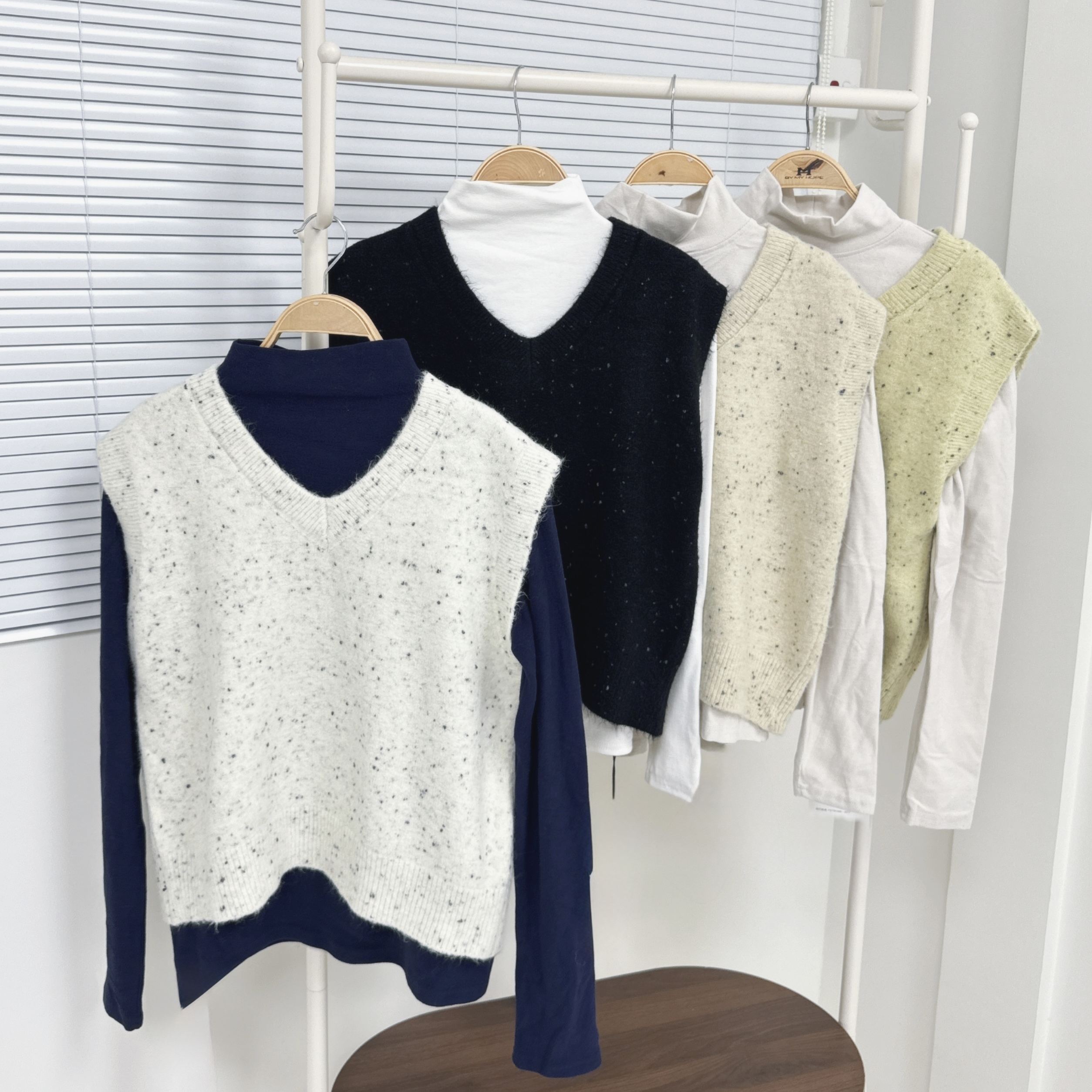 【Hoi2推介】A145-A148 背心+打底衫(顏色隨機) 兩件套