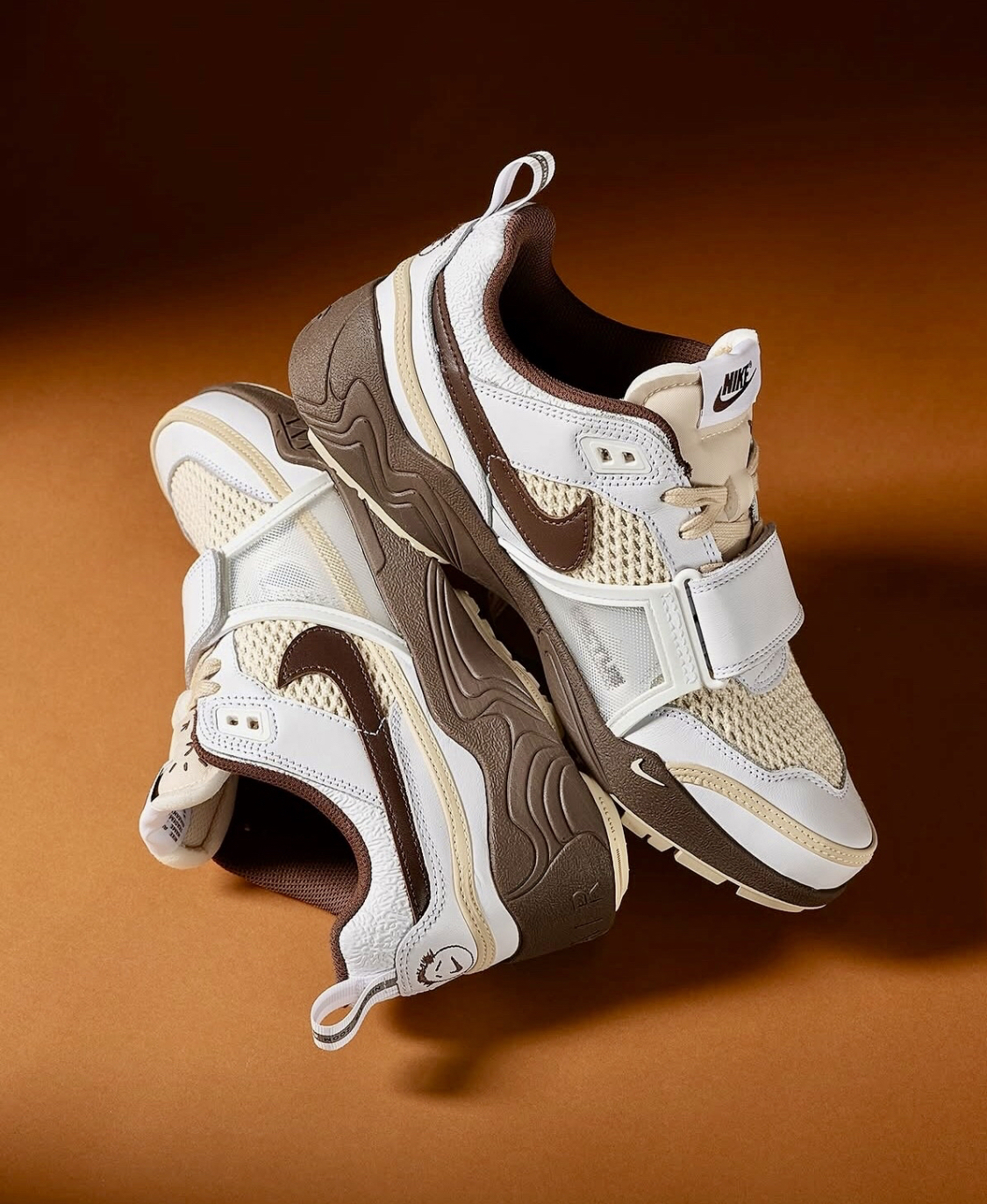 【APAIR】預購 Travis Scott x nike zoom field Jaxx "white/light chocolate" 米白 摩卡 復古鞋 聯名款 HQ3073-100