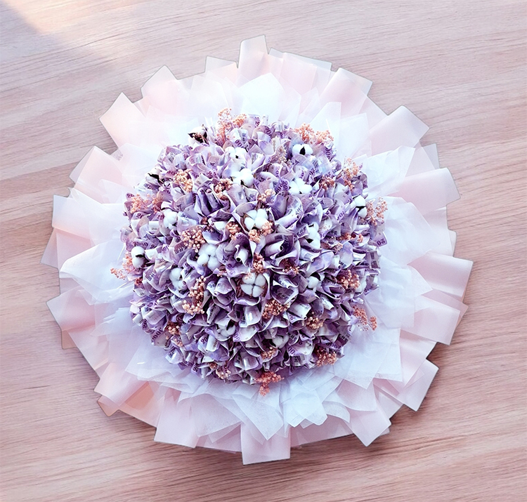 100朵300張鈔票玫瑰花束,100朵有錢花,100 Roses with 300 Banknotes Bouquet