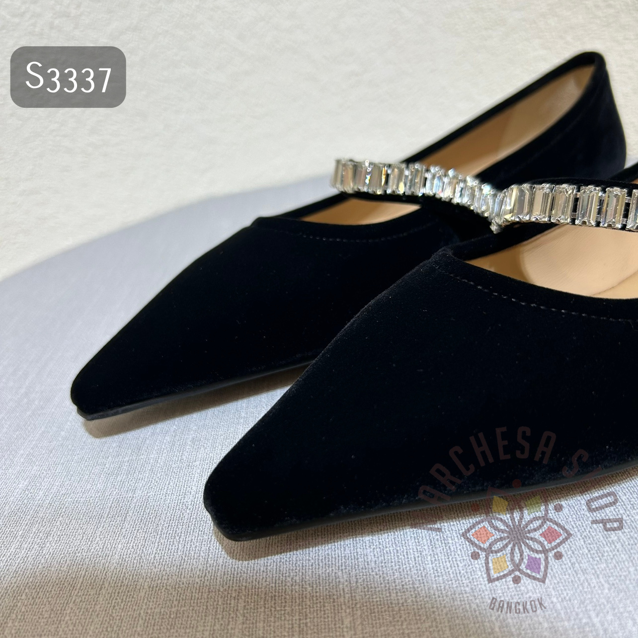 S3337 - 牛皮閃鑽一字帶尖頭平底鞋